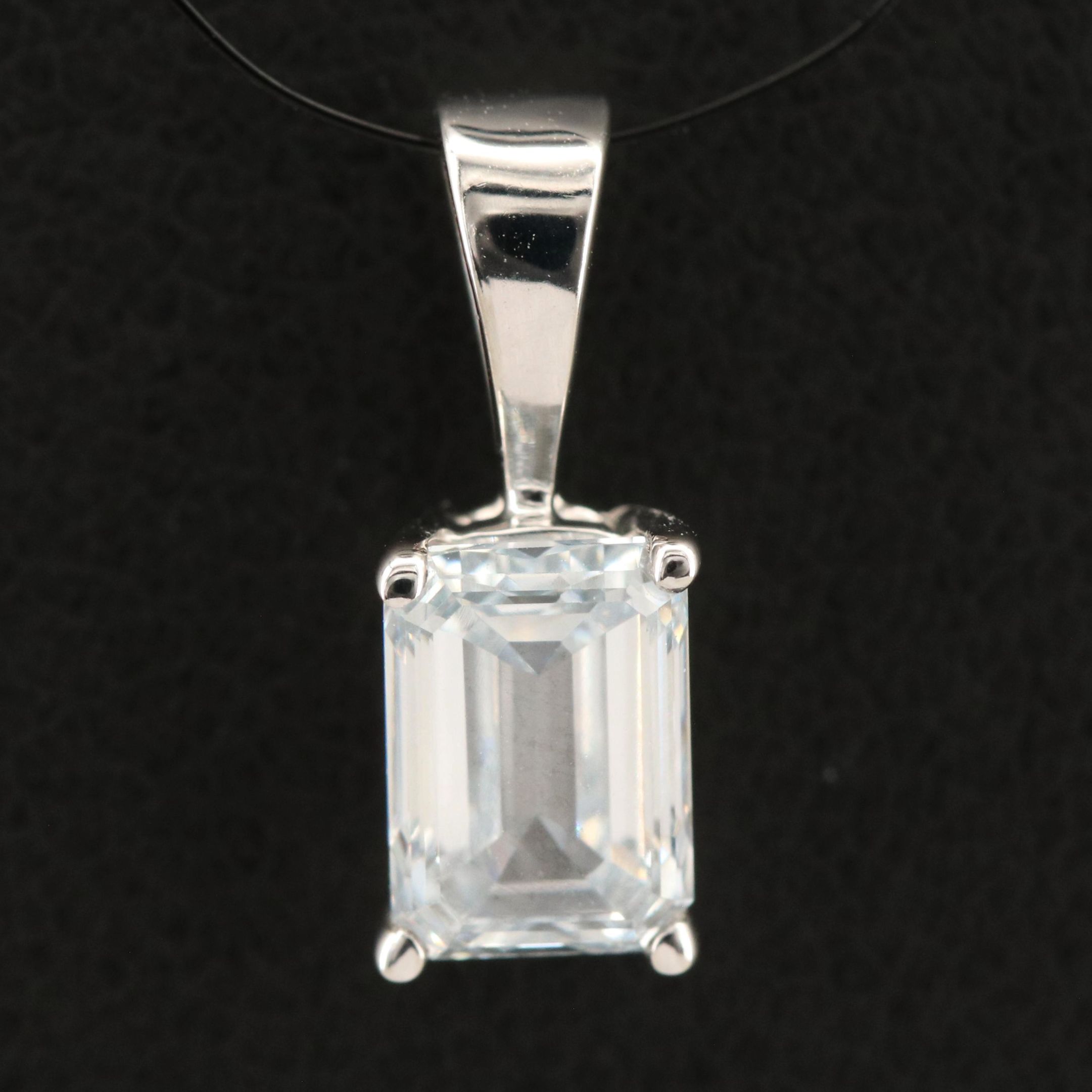 14K 0.69 CT Lab Grown Diamond Pendant