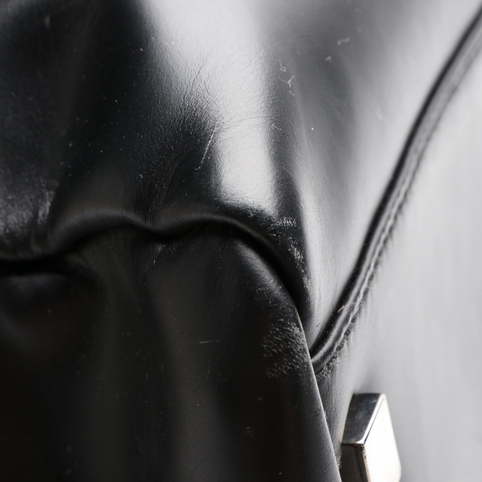 Gucci Large Zip Weekender Bag in Black Smooth Leather