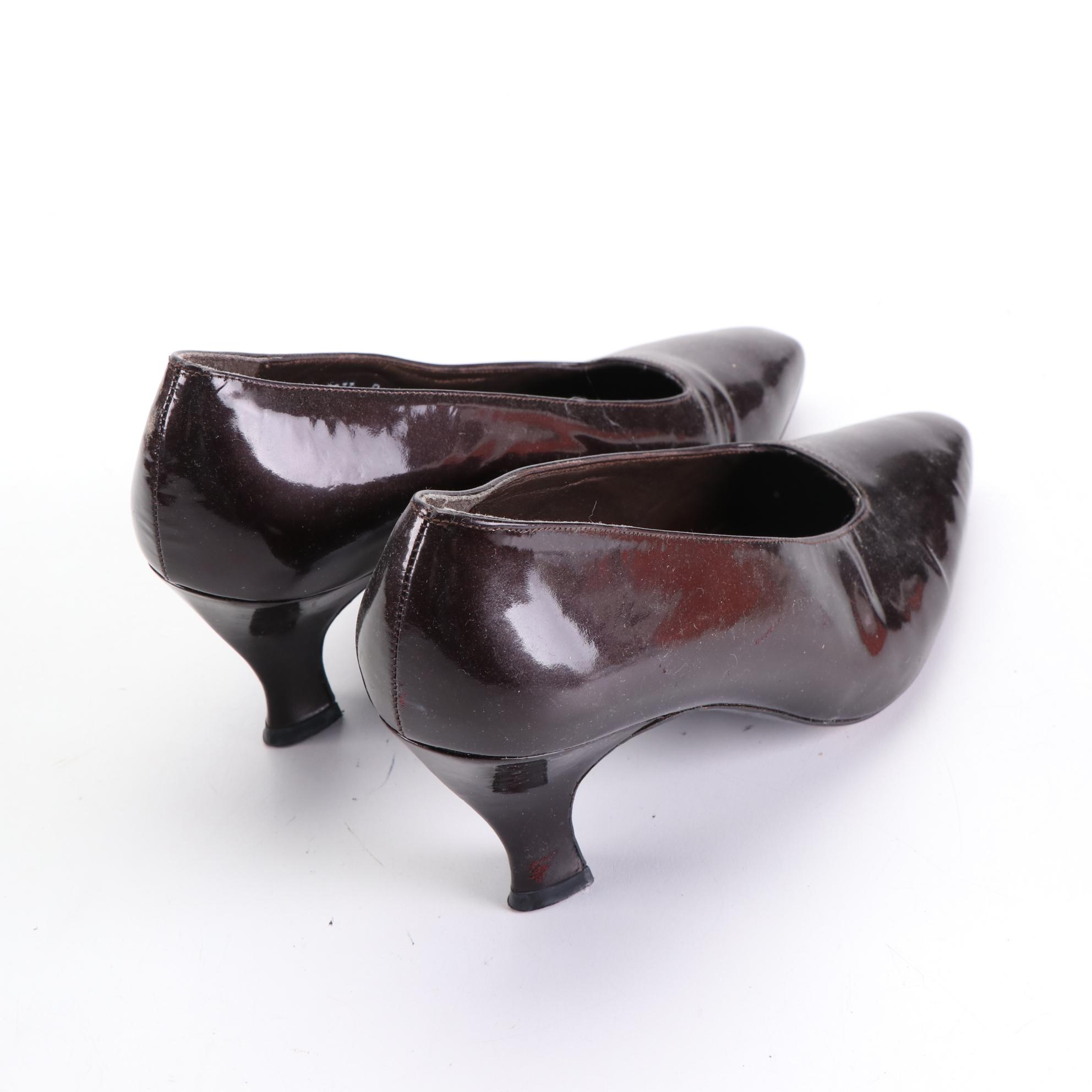 Stuart Weitzman Dress Shoe Pumps in Suede, Fabric, and Leather