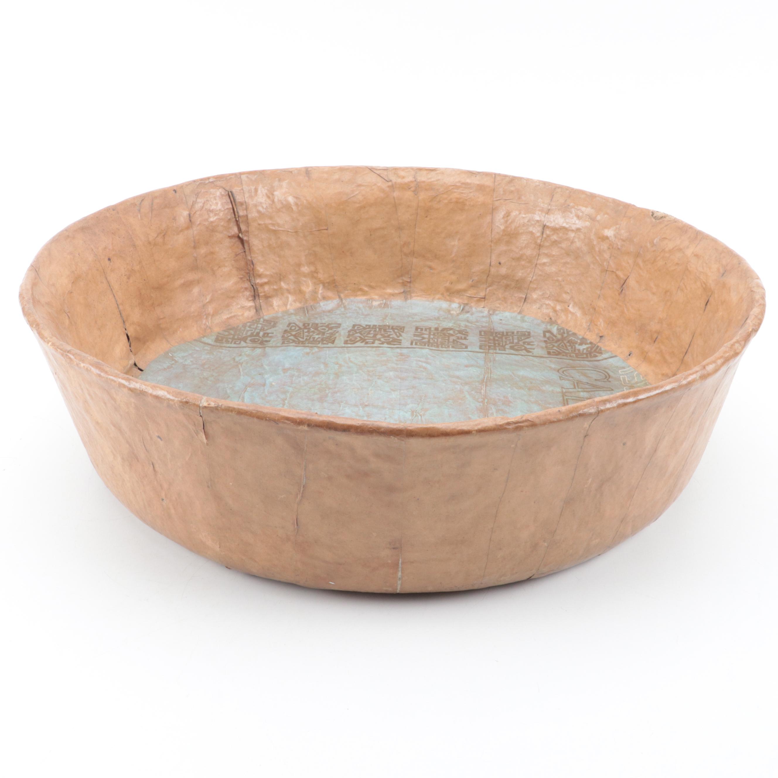 Chinese Handcrafted Papier-mâché Decorative Bowl