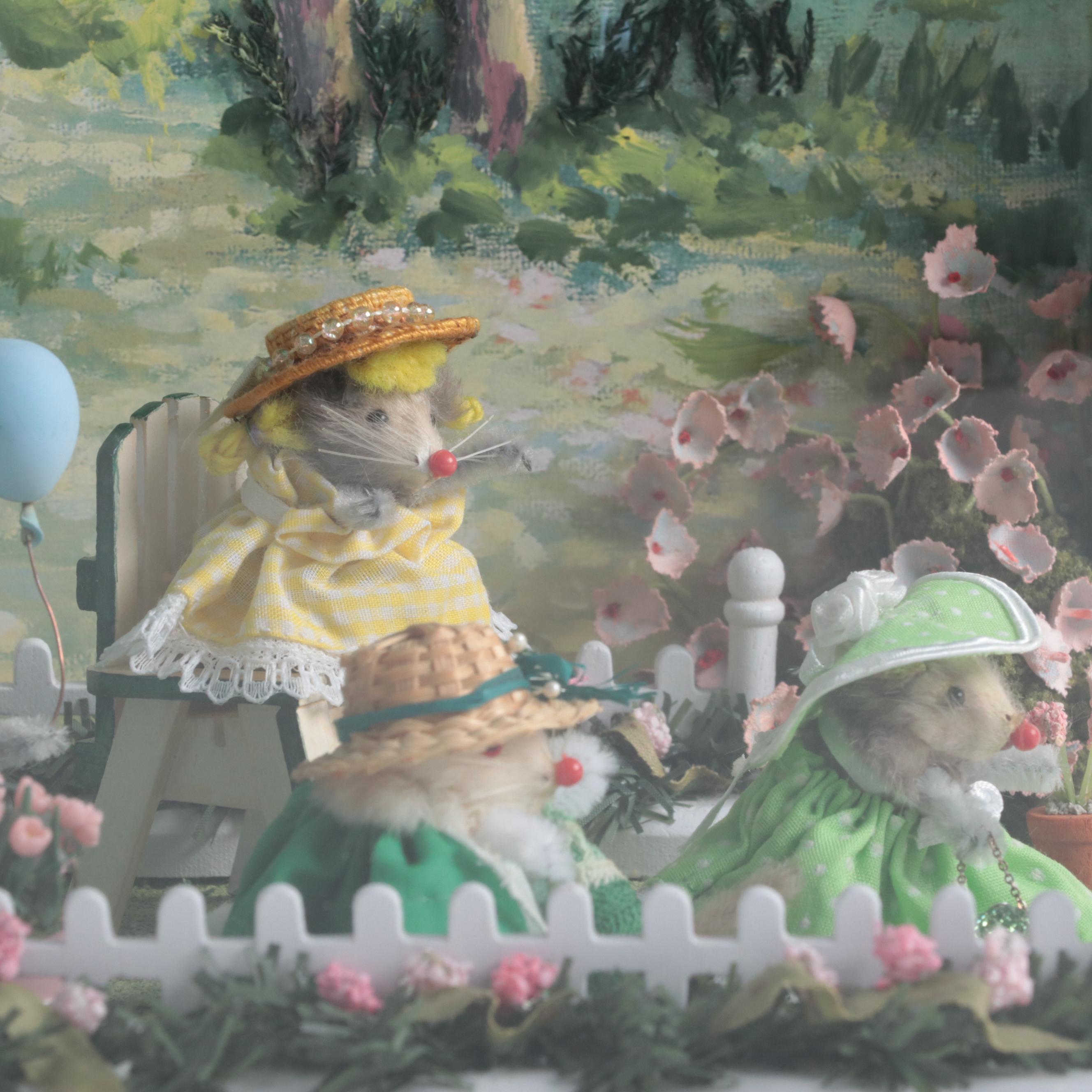 Glass Fronted German Fur Mouse Shadow Box Diorama, Mid-Late 20th Century