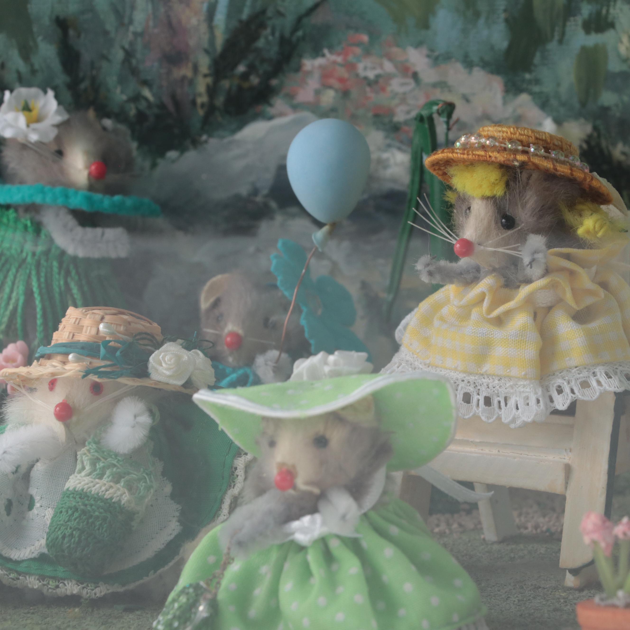 Glass Fronted German Fur Mouse Shadow Box Diorama, Mid-Late 20th Century