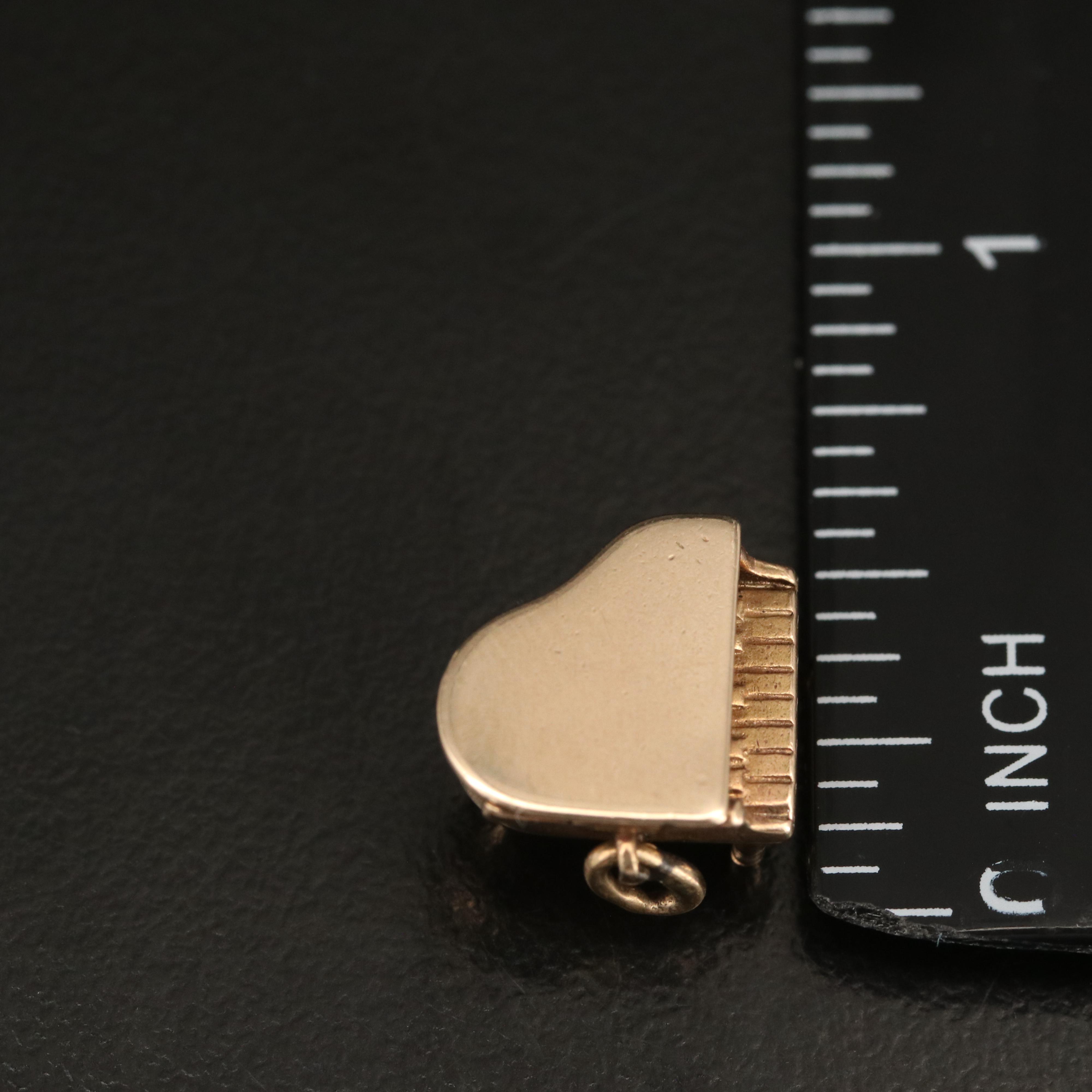 10K Articulating Piano Charm