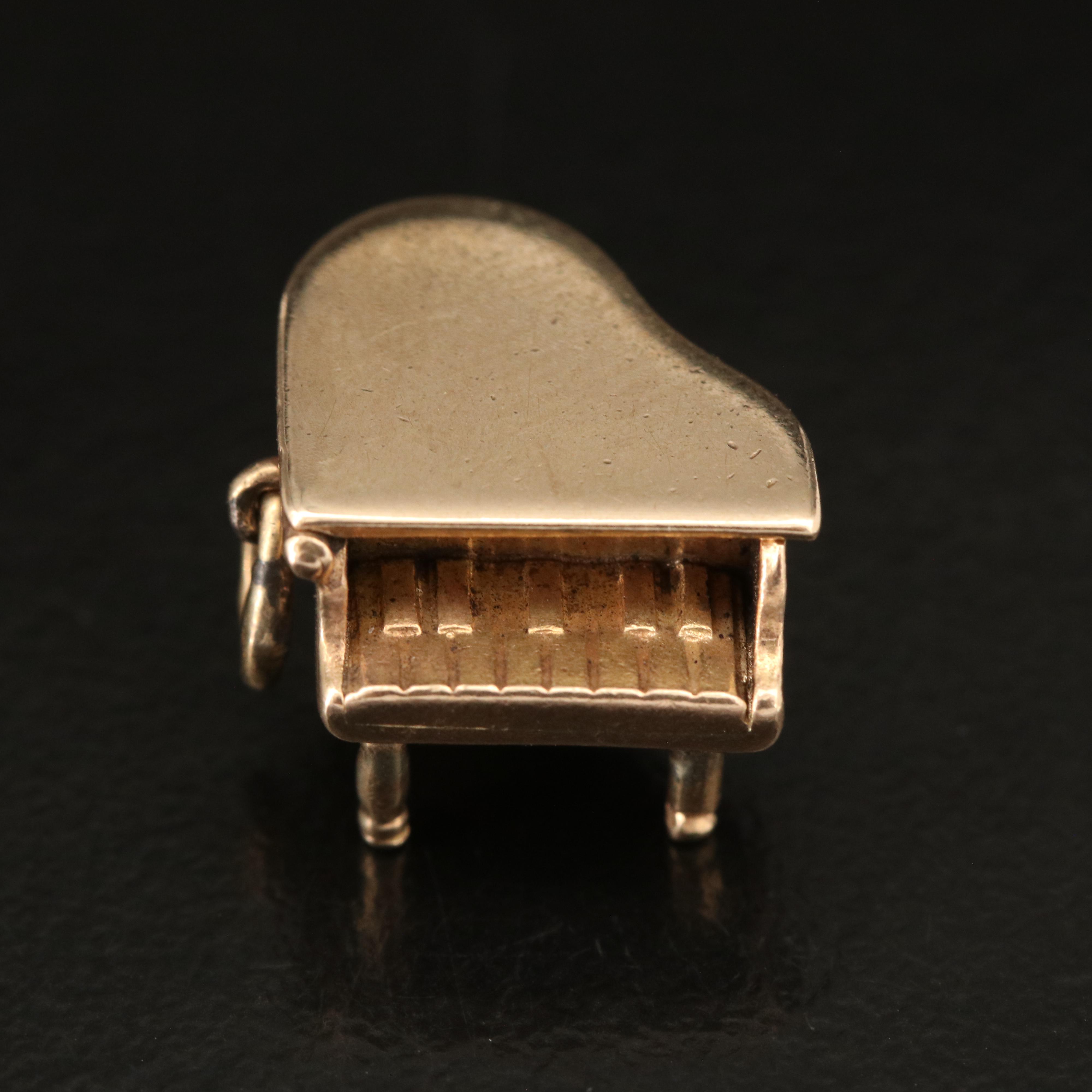 10K Articulating Piano Charm