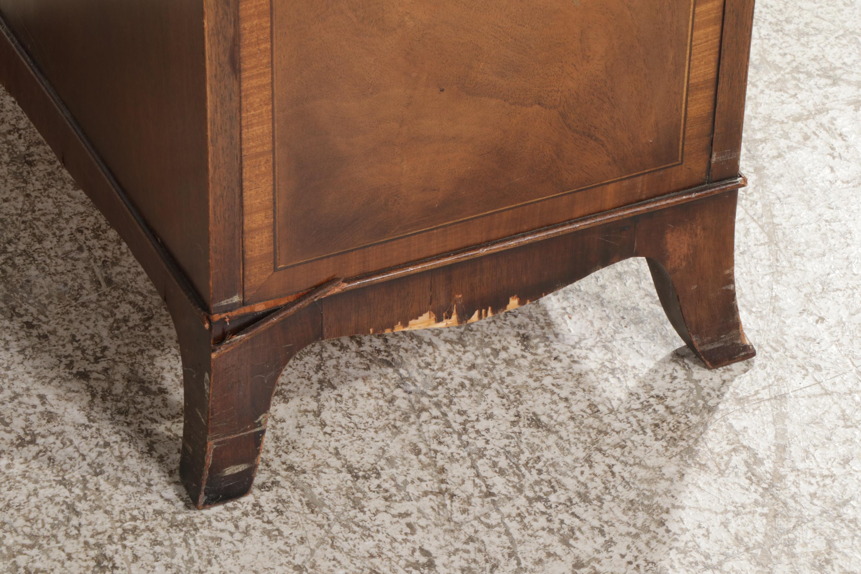 Sligh George III Style Mahogany and Leather Inset Serpentine Desk