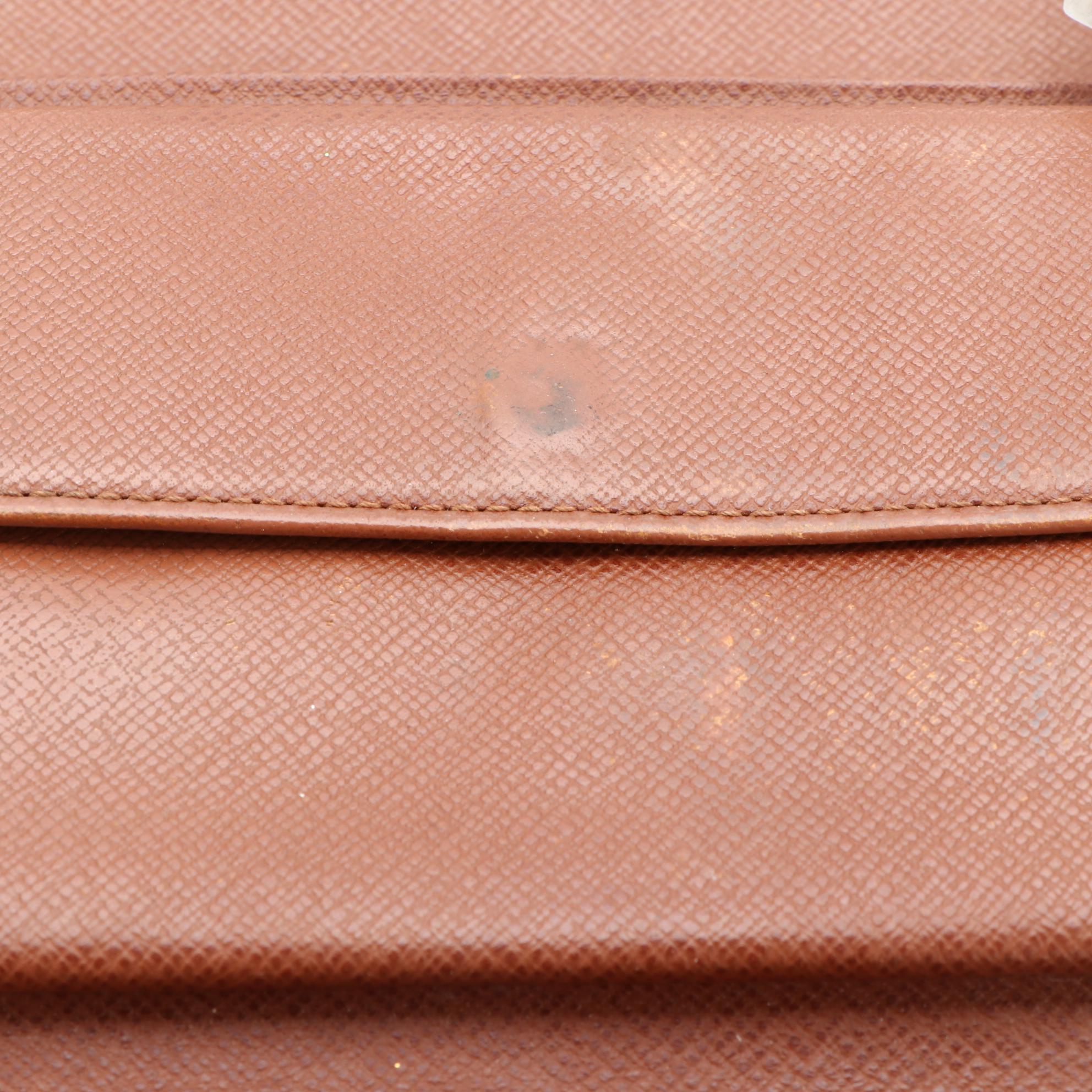 Louis Vuitton Wallet in Monogram Canvas