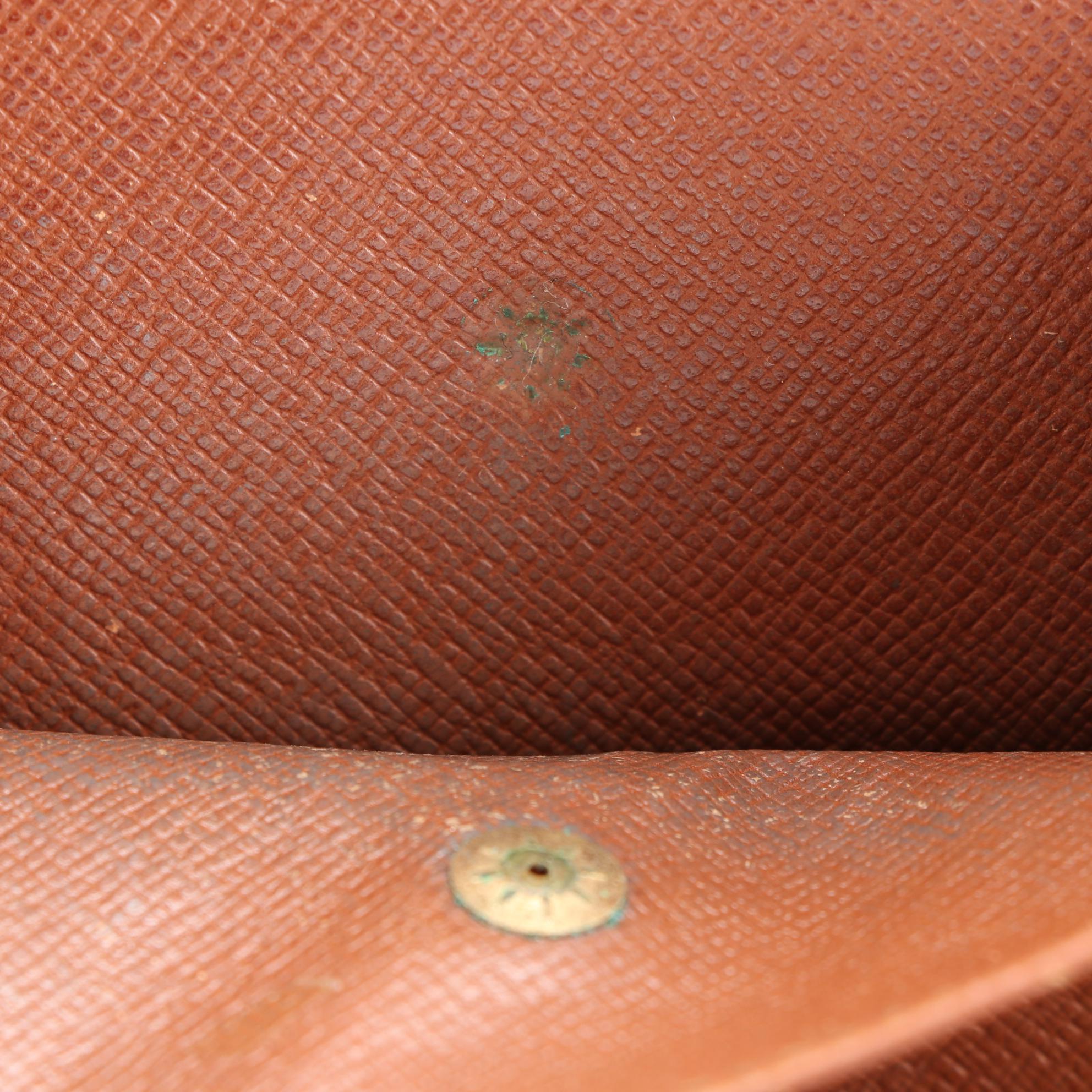 Louis Vuitton Wallet in Monogram Canvas