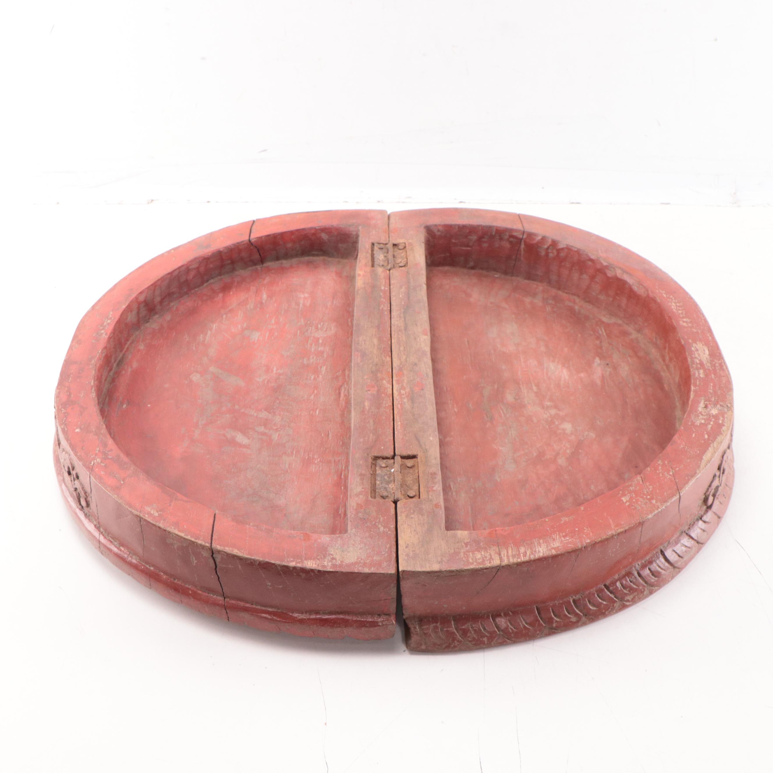 Thai Carved Wood Hinged Storage Box With Singha Motif, 20th Century