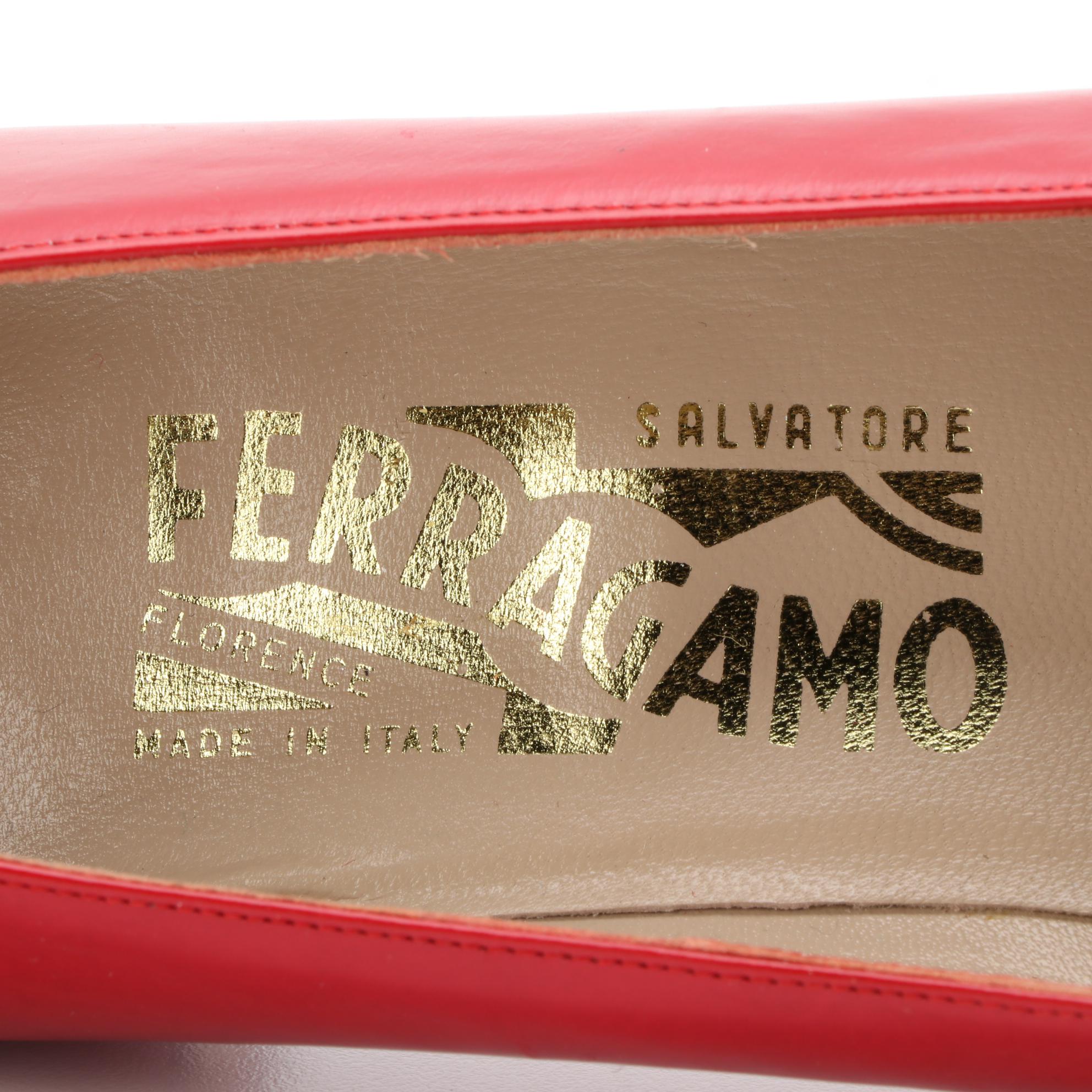 Salvatore Ferragamo Low-Heel Pumps in Leather/Patent Leather with One Box