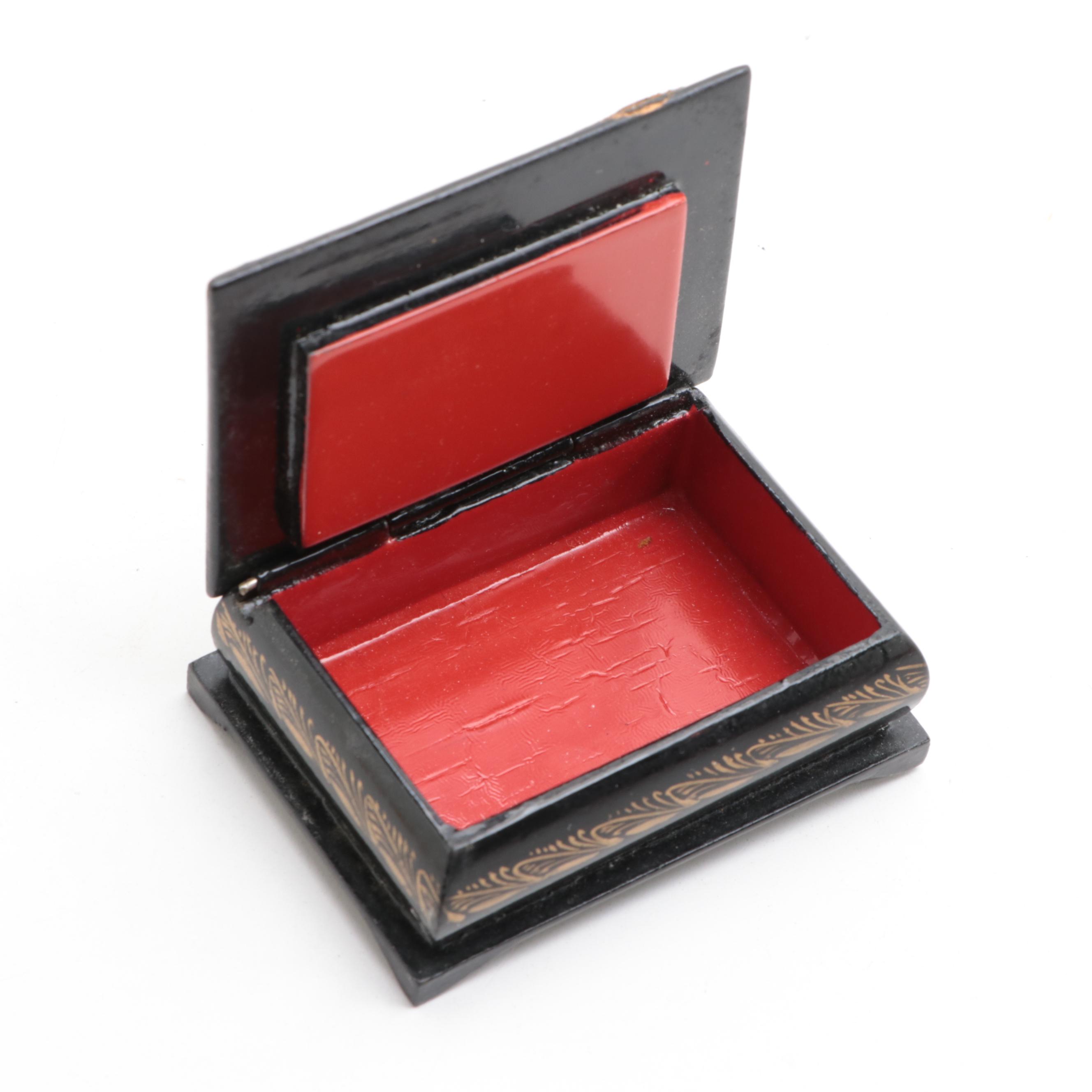 Russian Hand-Painted Troika Scene Lacquer Box, 20th Century