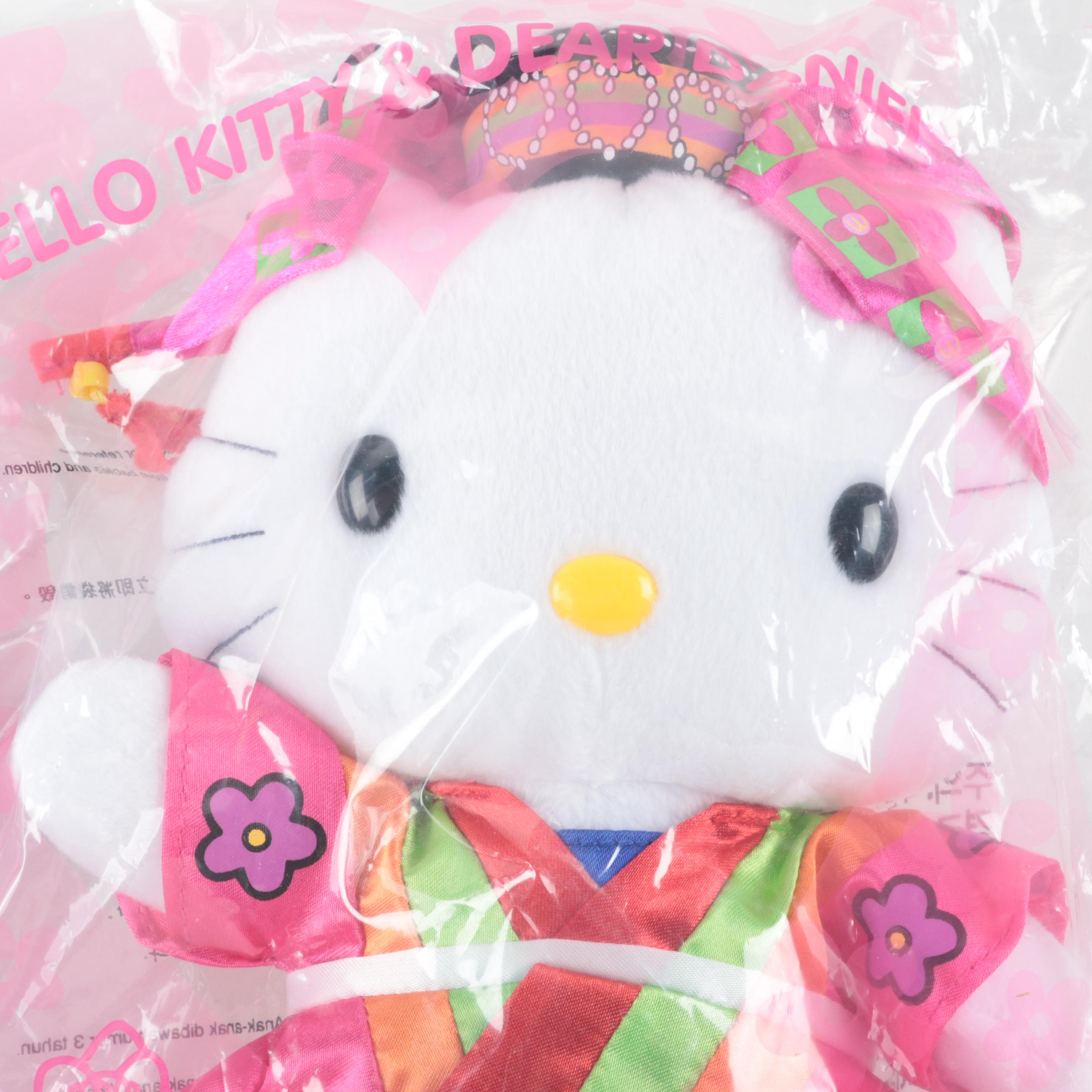 McDonald's Hello Kitty and Dear Daniel Korean Wedding Stuffed Toys, 1999