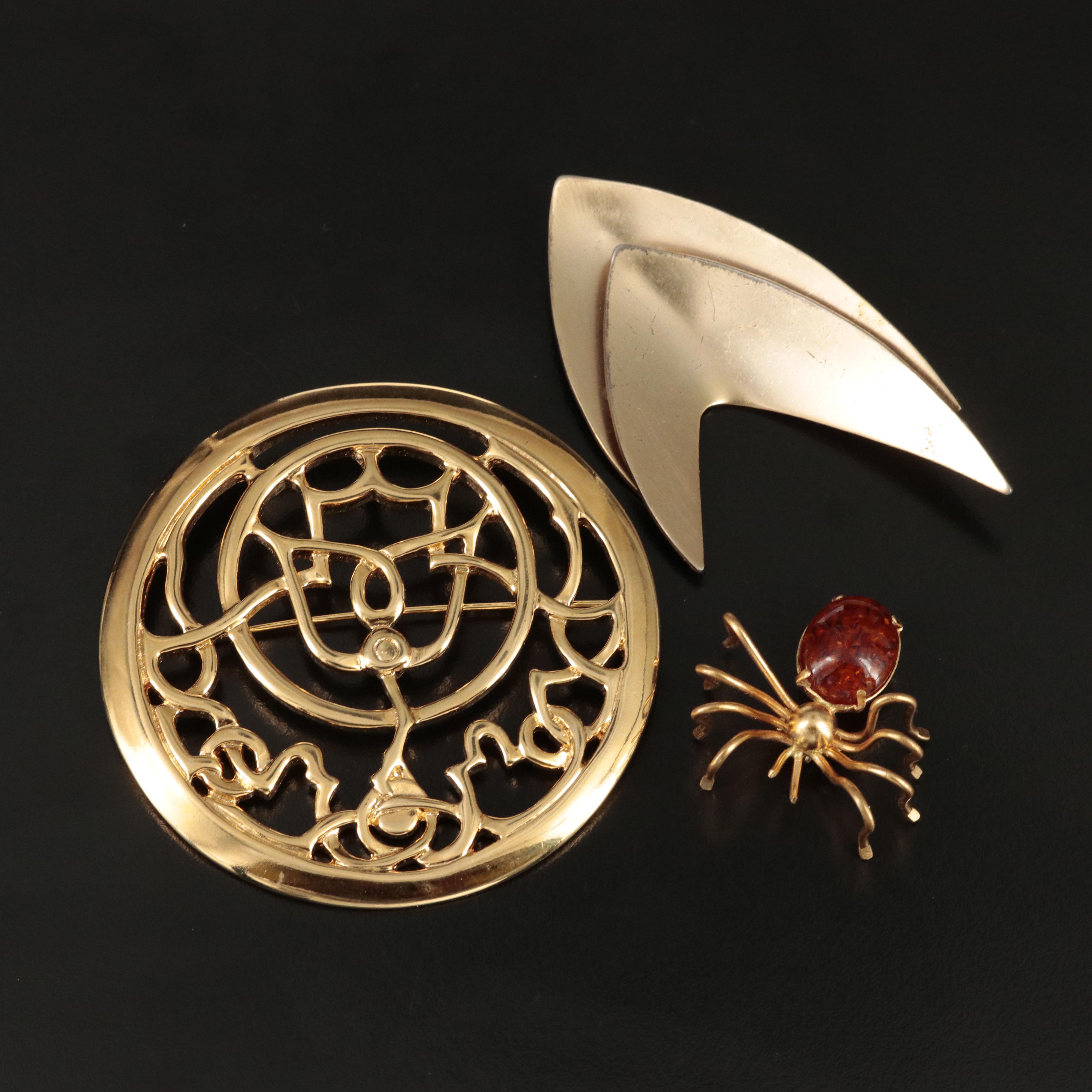 Mary McFaddin and Kim Featured in Brooch Collection