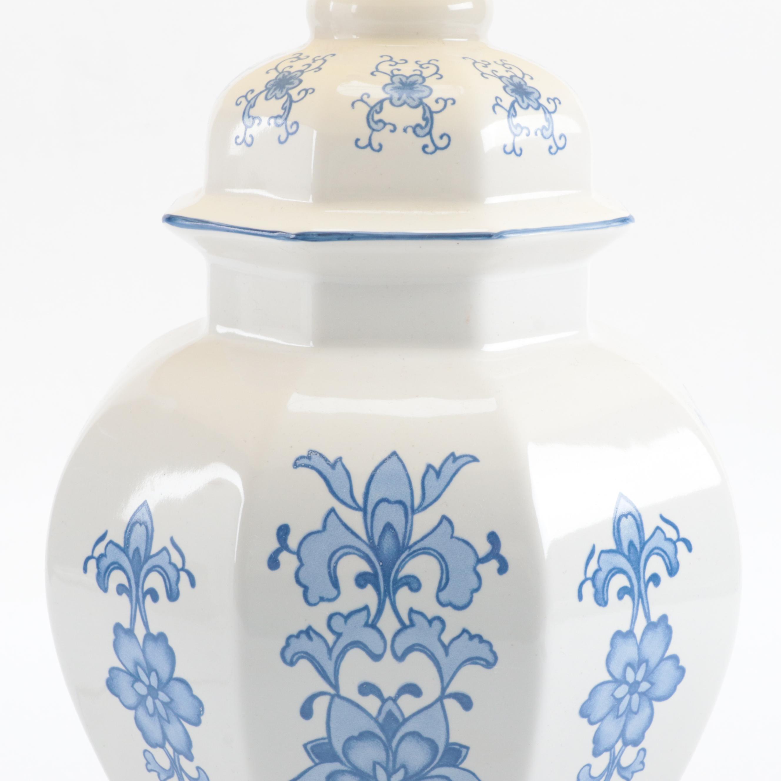 Delft Blue Ceramic Table Lamp with Wood Base, Late 20th Century