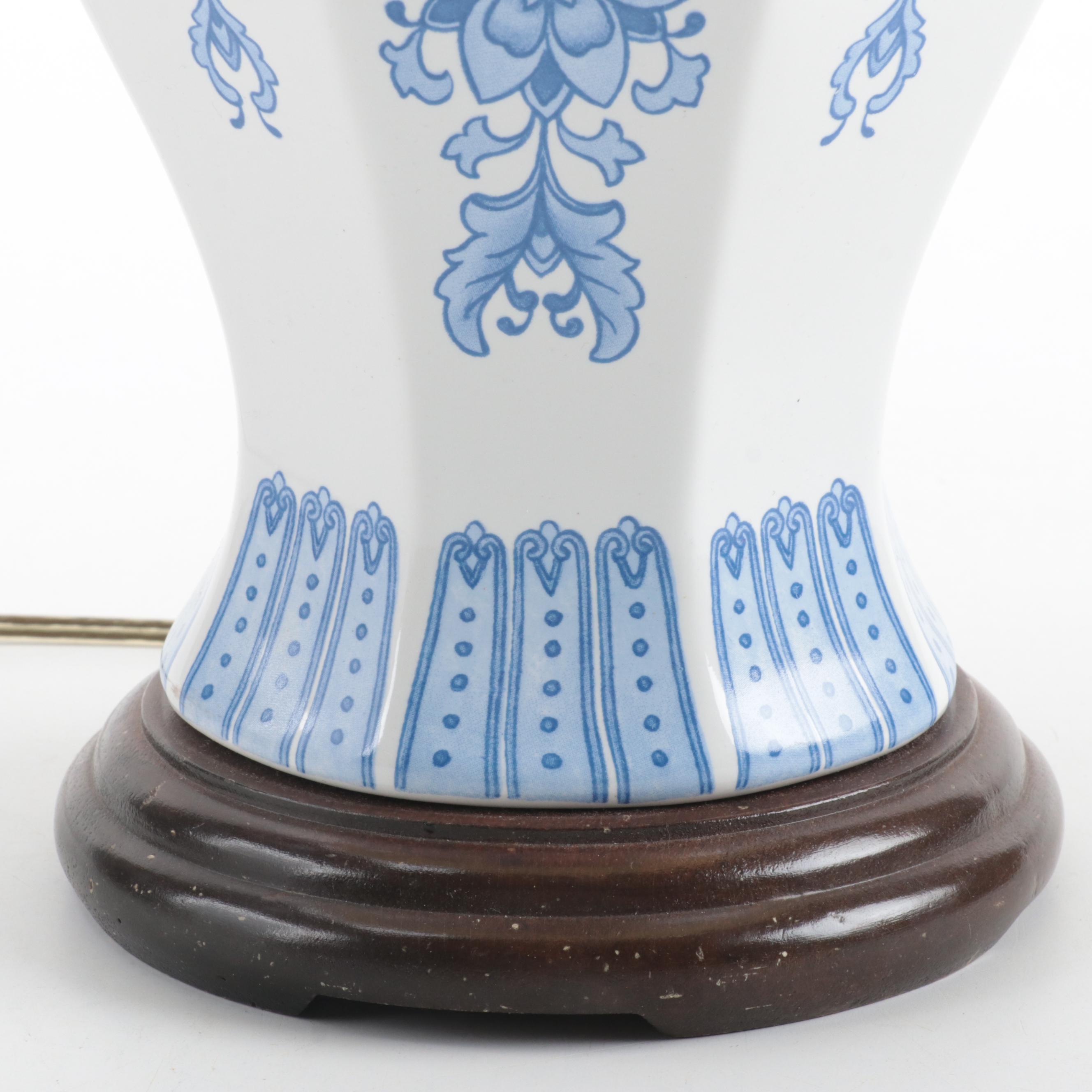 Delft Blue Ceramic Table Lamp with Wood Base, Late 20th Century