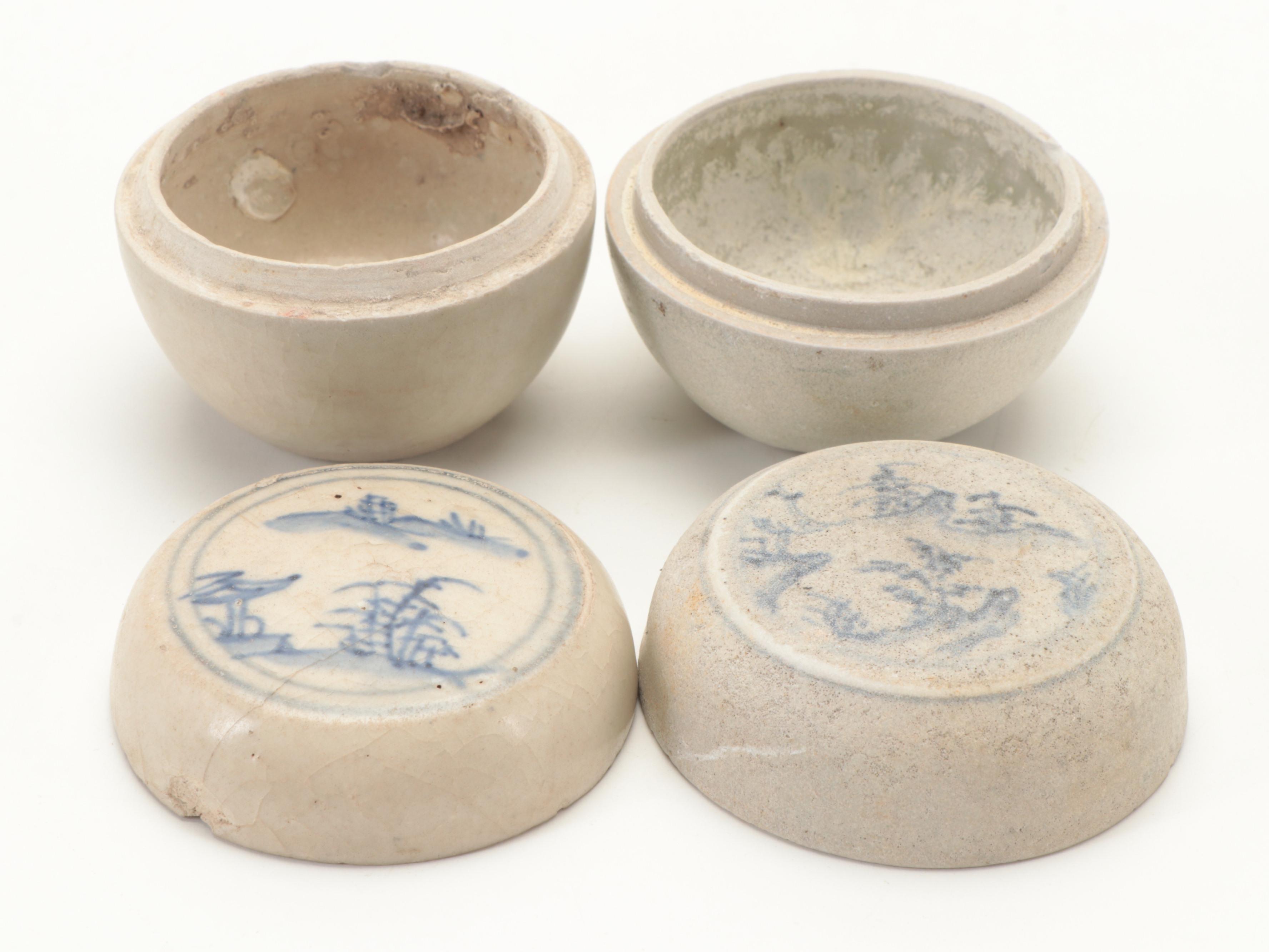 Vietnamese Hand-Painted Blue and White Porcelain Cosmetic Boxes, 17th Century