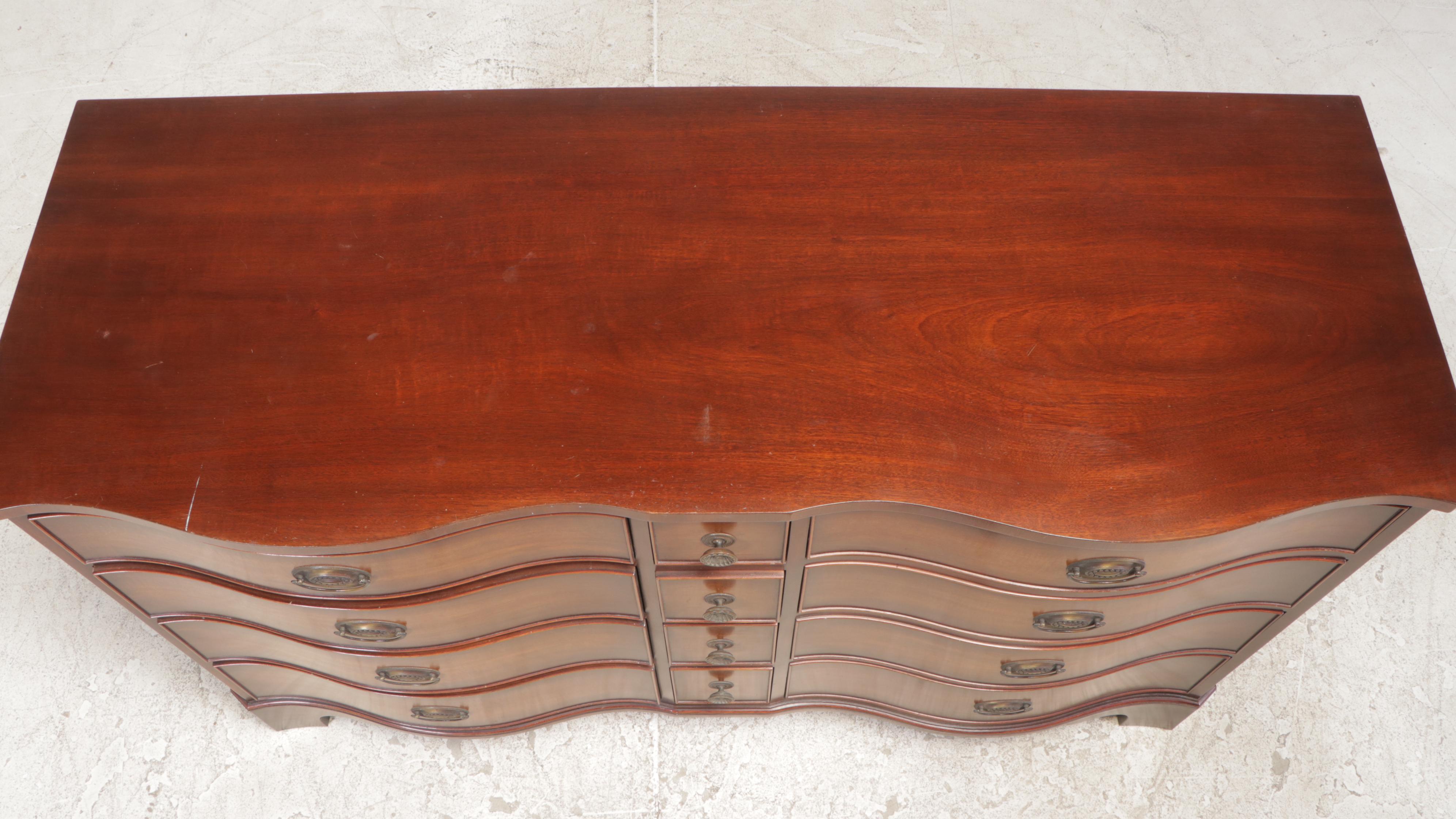 Kindel Federal Style Mahogany Twelve-Drawer Serpentine Chest