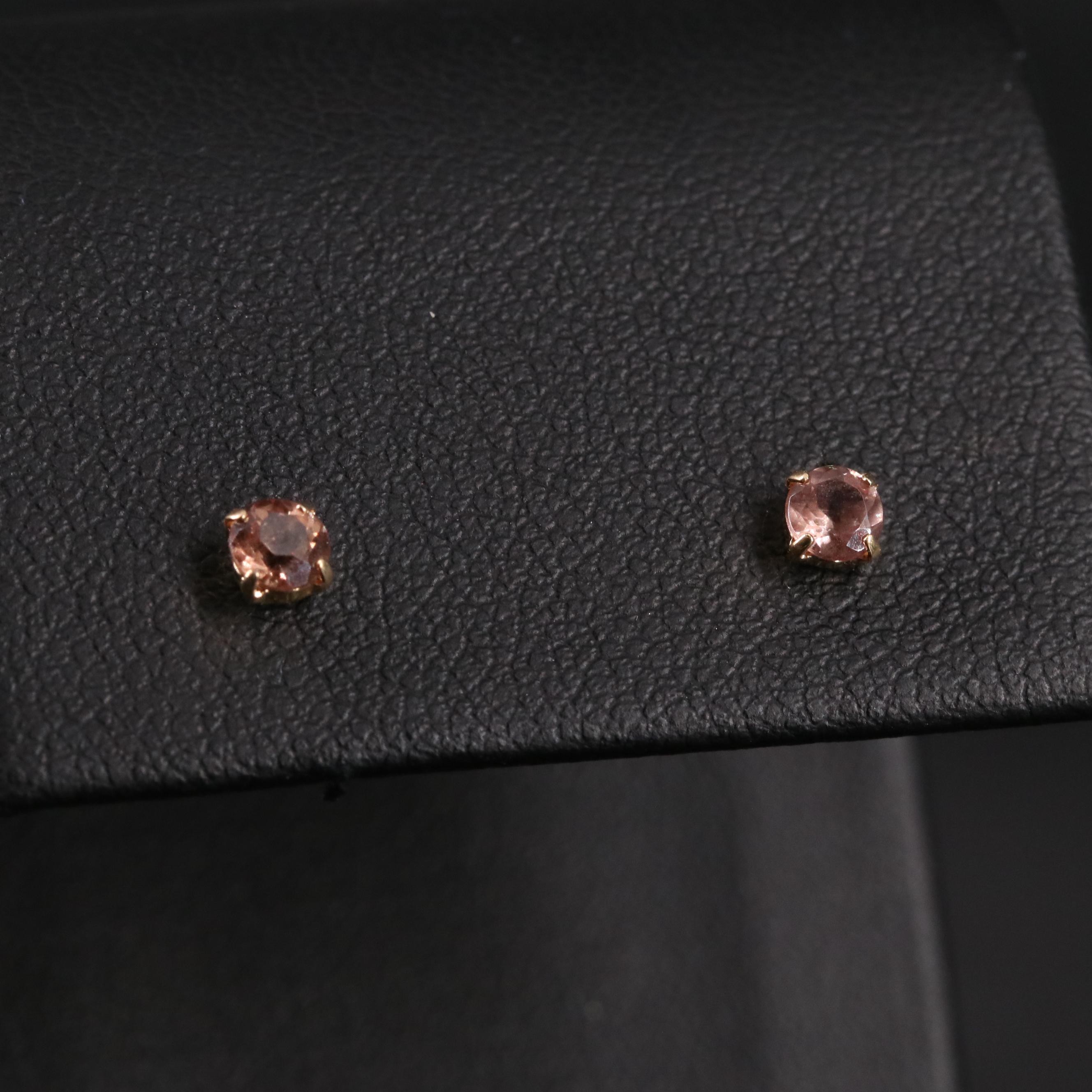 18K Color Change Garnet Stud Earrings