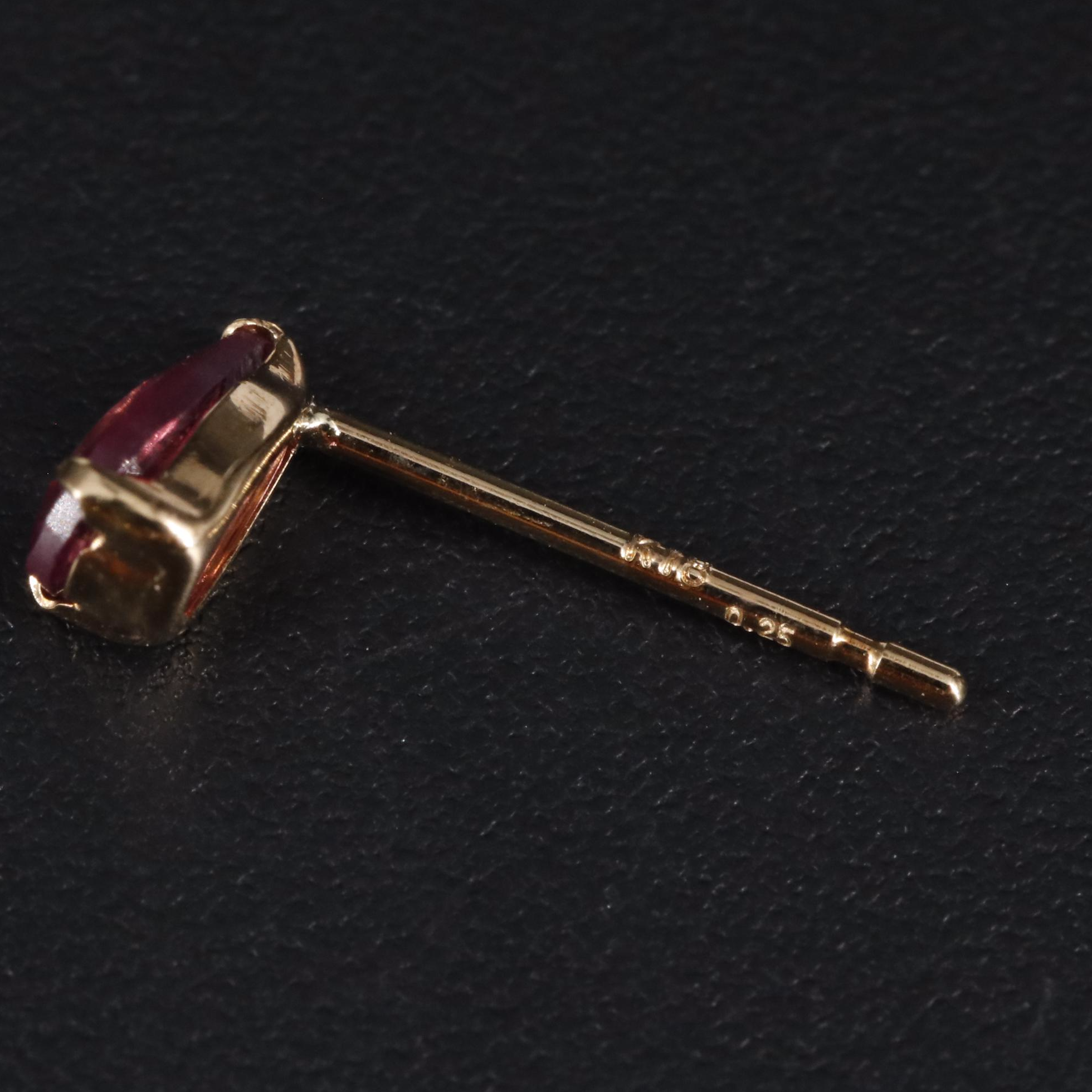 18K Red Garnet Stud Earrings