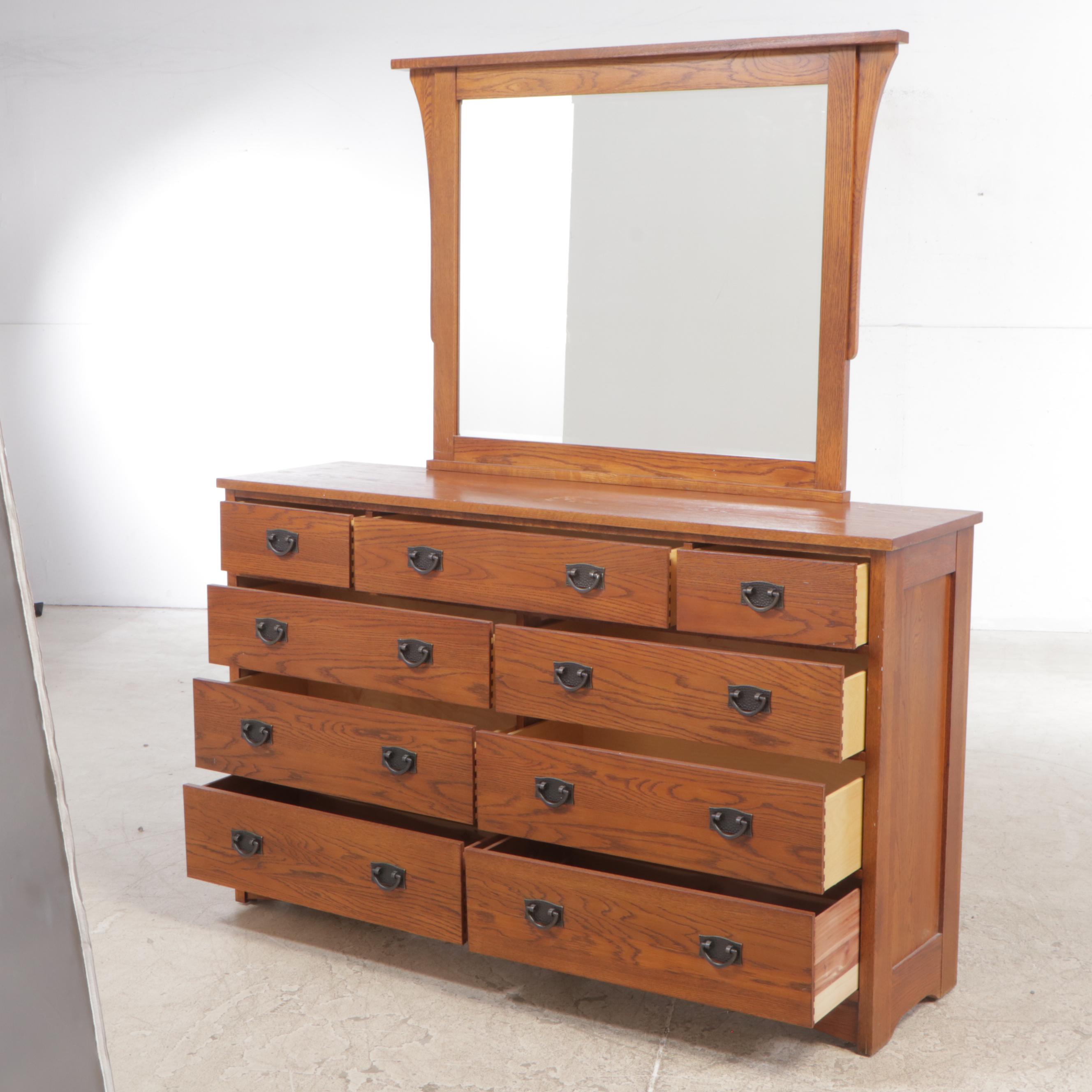 Thomasville "Impressions" Arts and Crafts Style Oak Nine-Drawer Dresser