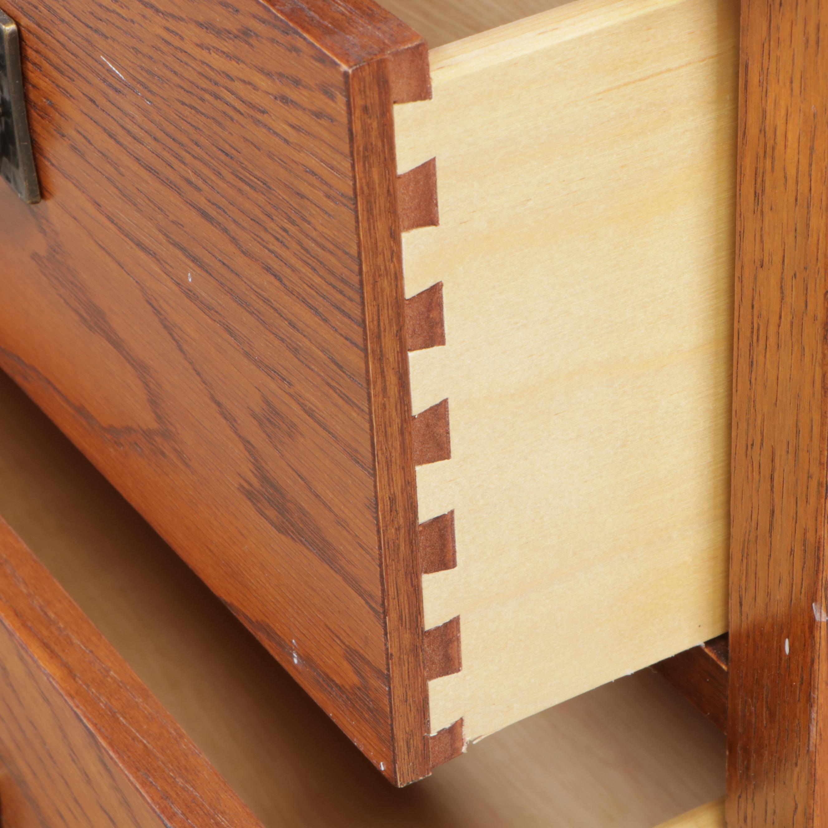 Thomasville "Impressions" Arts and Crafts Style Oak Nine-Drawer Dresser