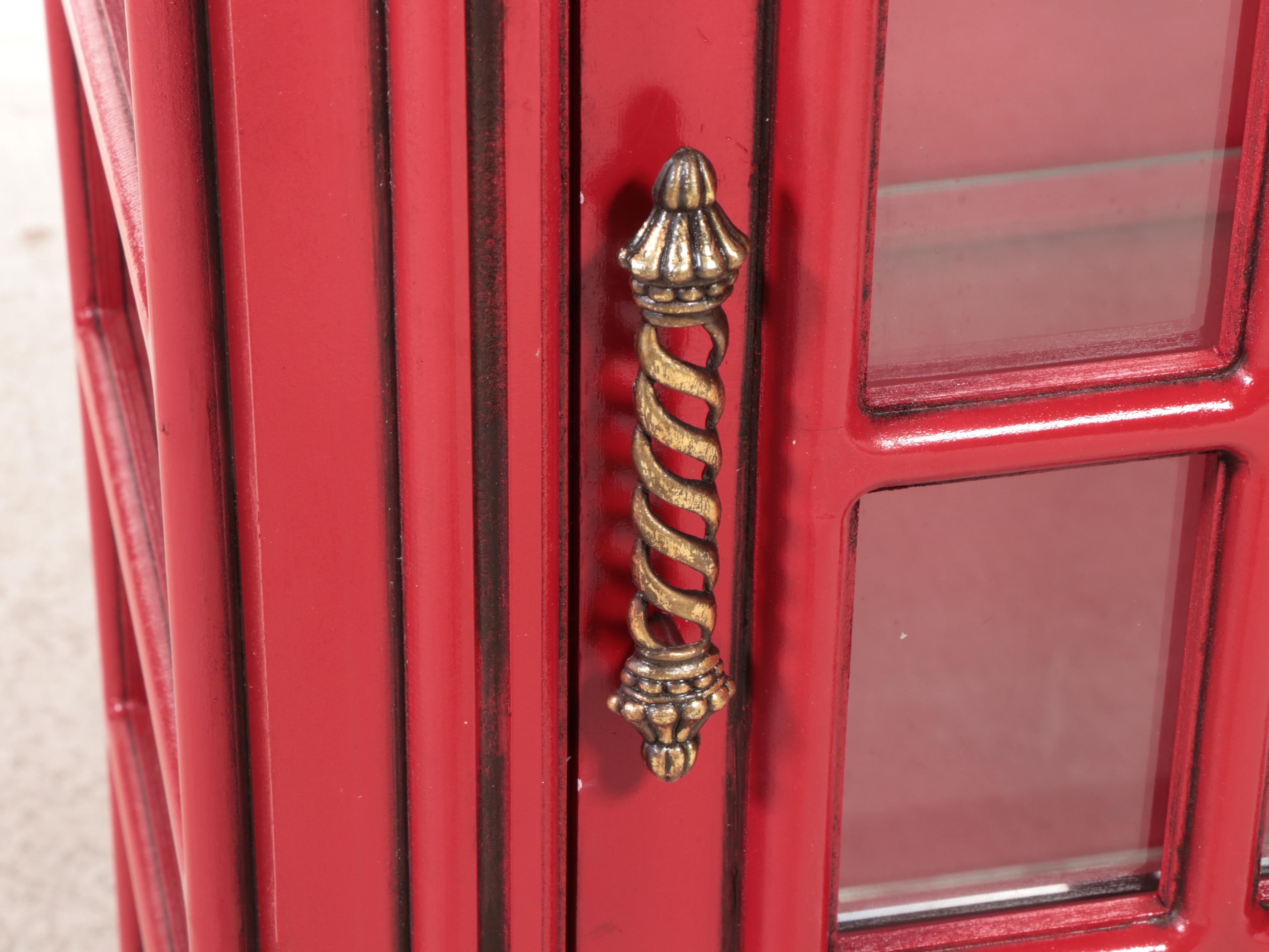 British Telephone Booth-Form Illuminated Display Cabinet
