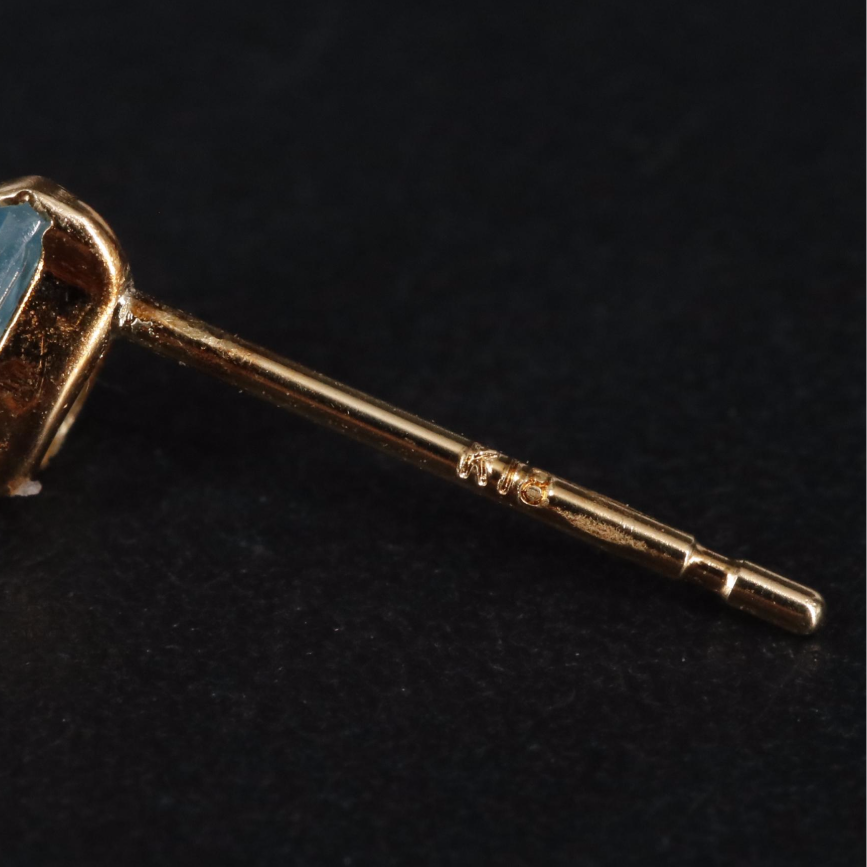 18K 0.40 CTW Blue Zircon Stud Earrings