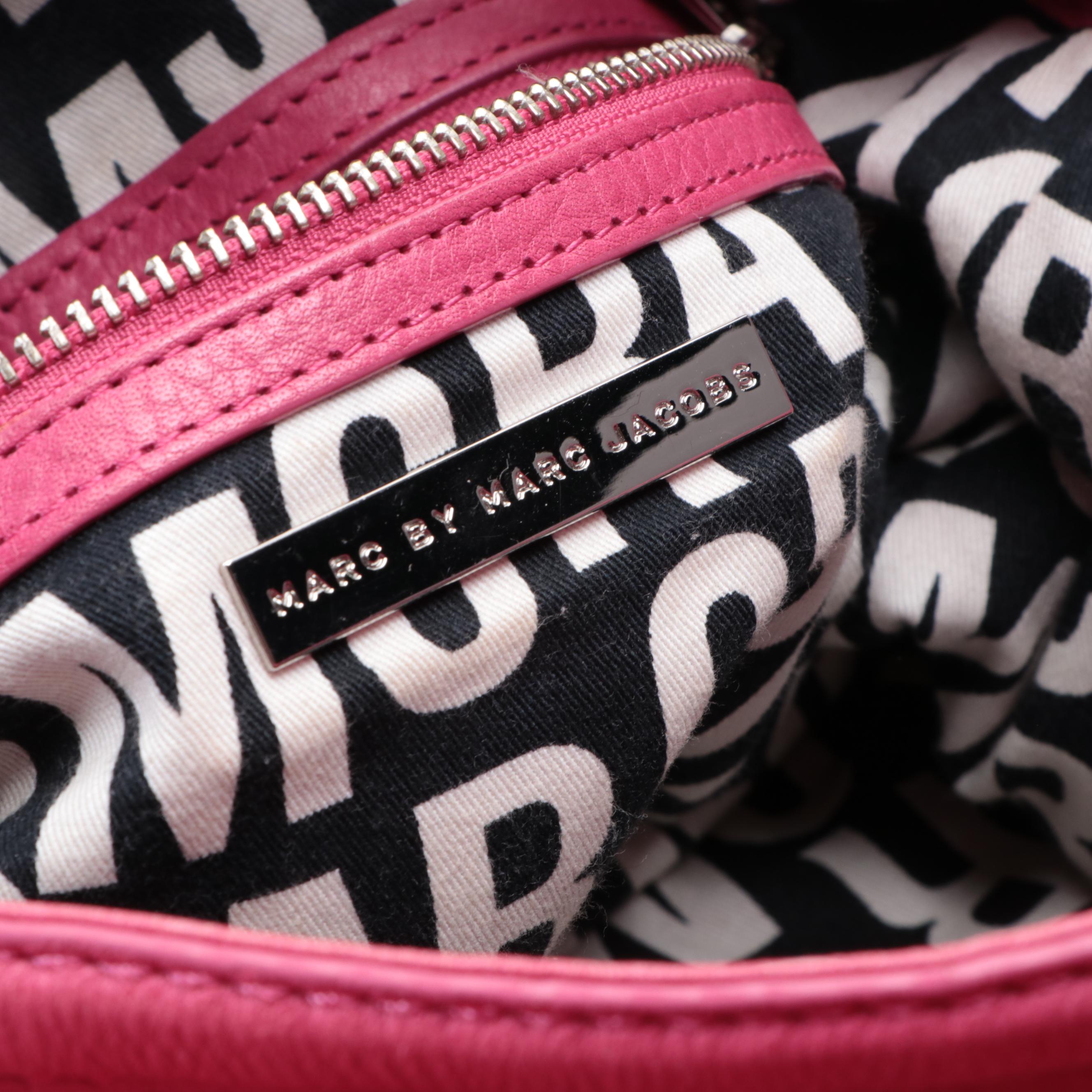 Marc Jacobs Tote in Black Nylon and Shoulder Bag in Leather