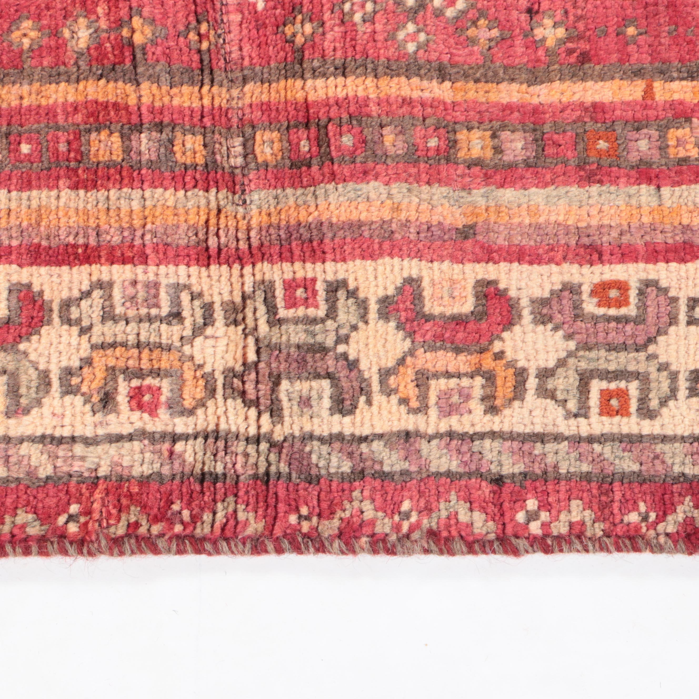 4"8 x 7'7 Hand-Knotted Persian Shiraz Area Rug