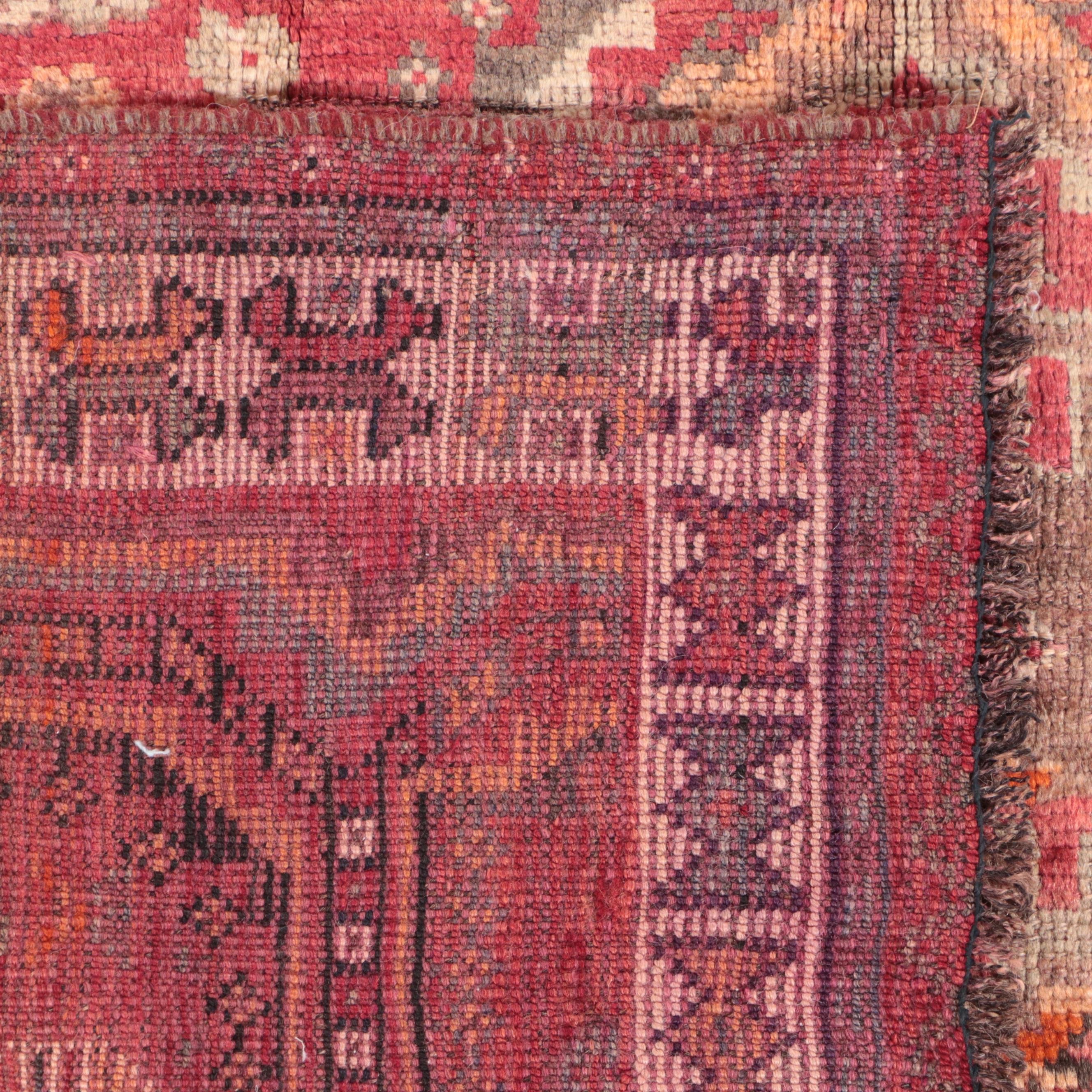 4"8 x 7'7 Hand-Knotted Persian Shiraz Area Rug