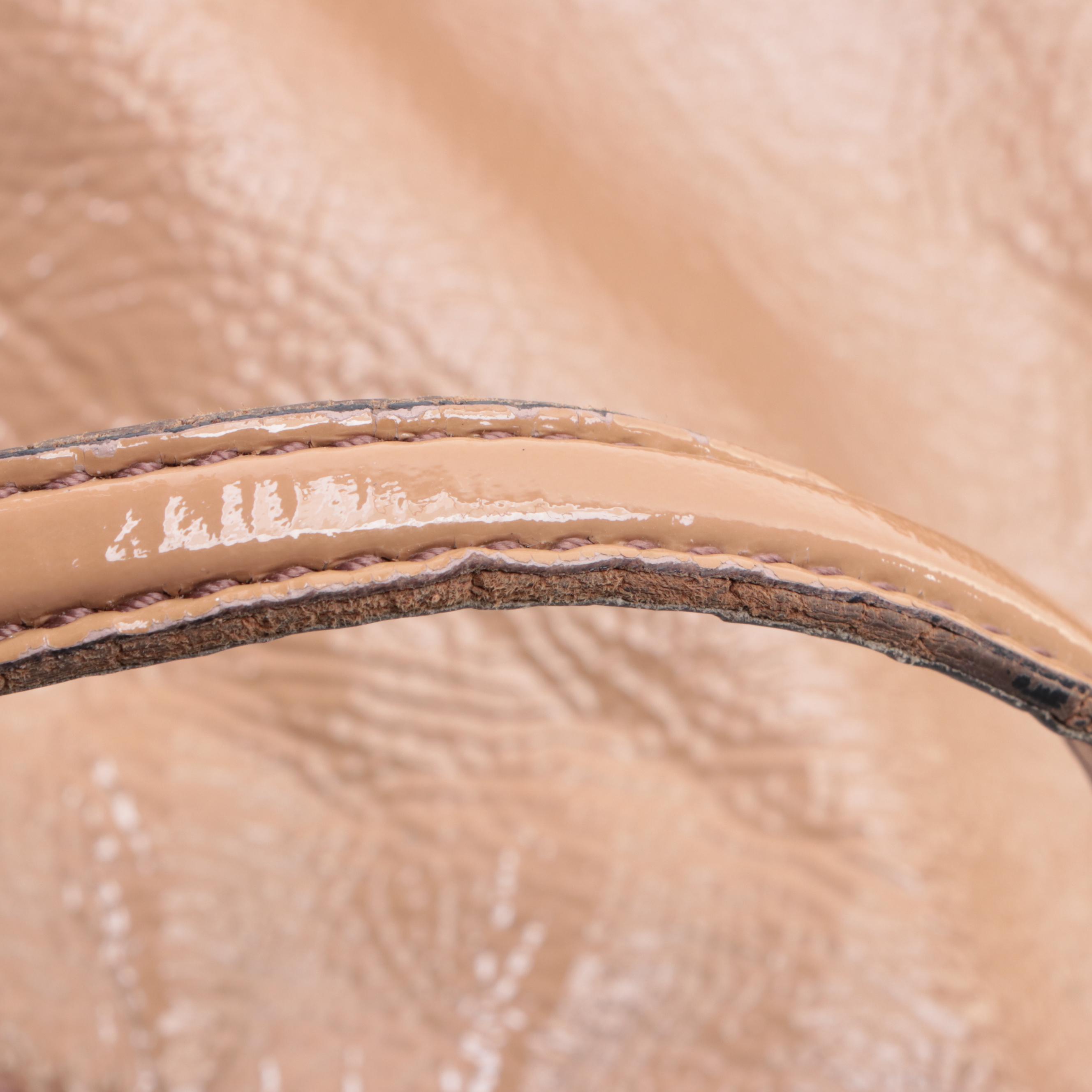 Gucci Interlocking GG Soho Two-Way Bag with Tassel in Grainy Patent Leather