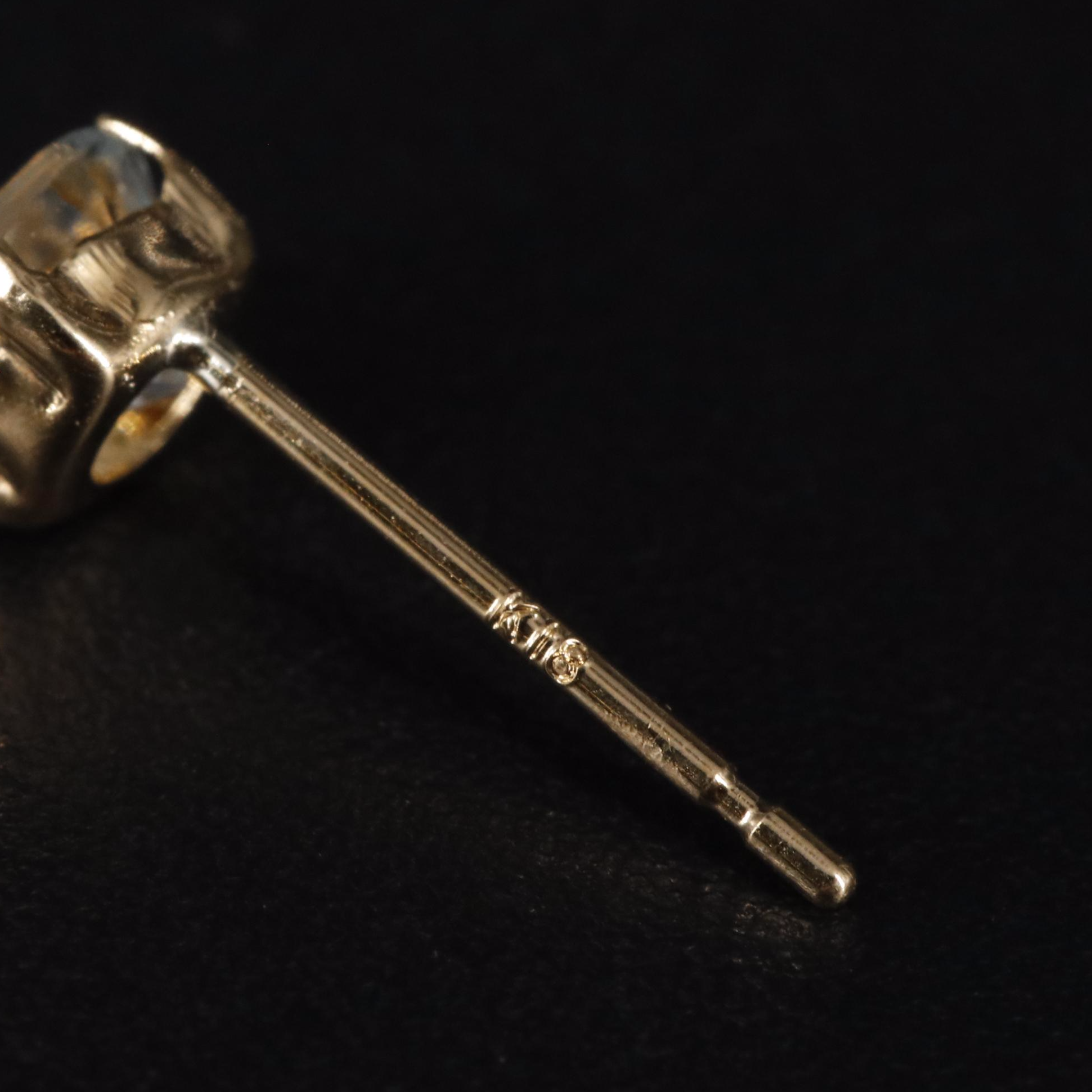 18K Aquamarine Stud Earrings