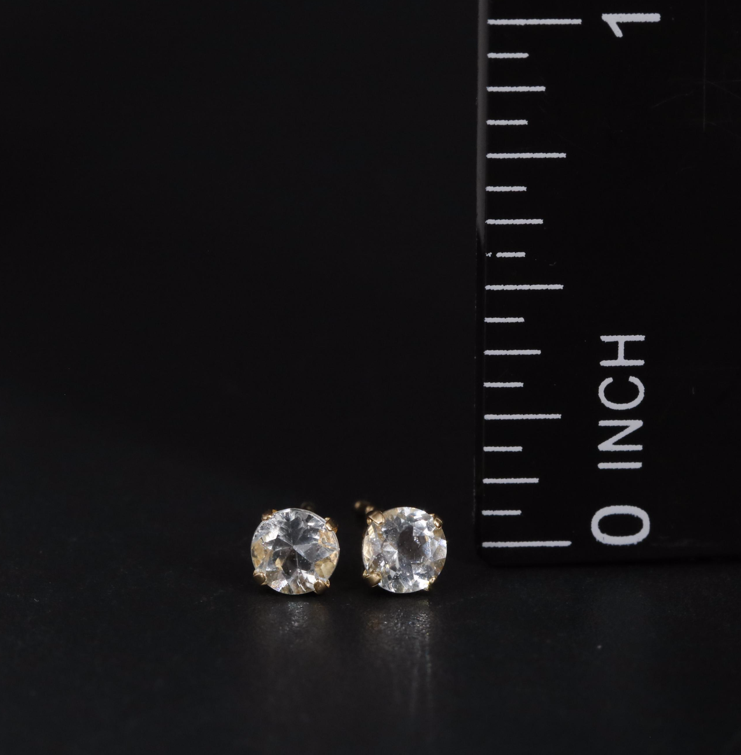 18K Aquamarine Stud Earrings
