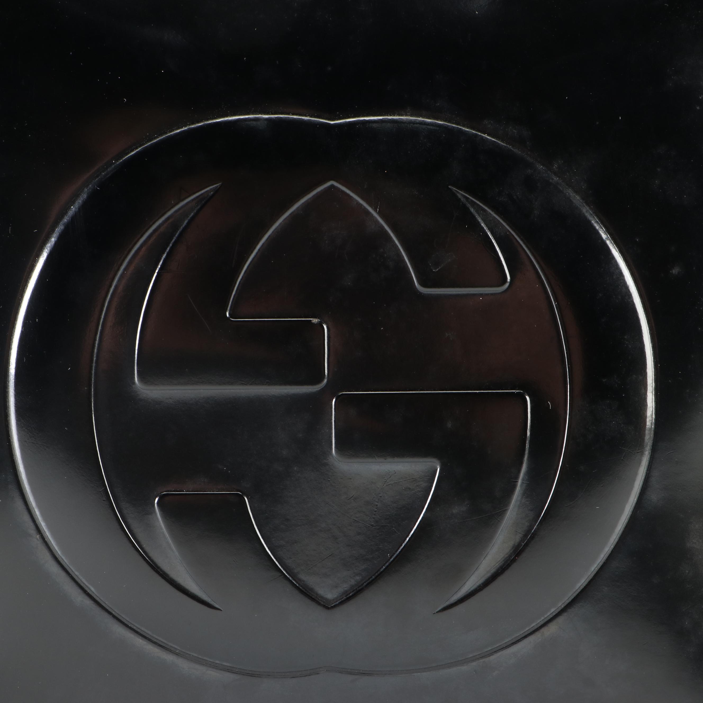 Gucci Small Interlocking GG Zip Handbag in Black Mastercalf Leather