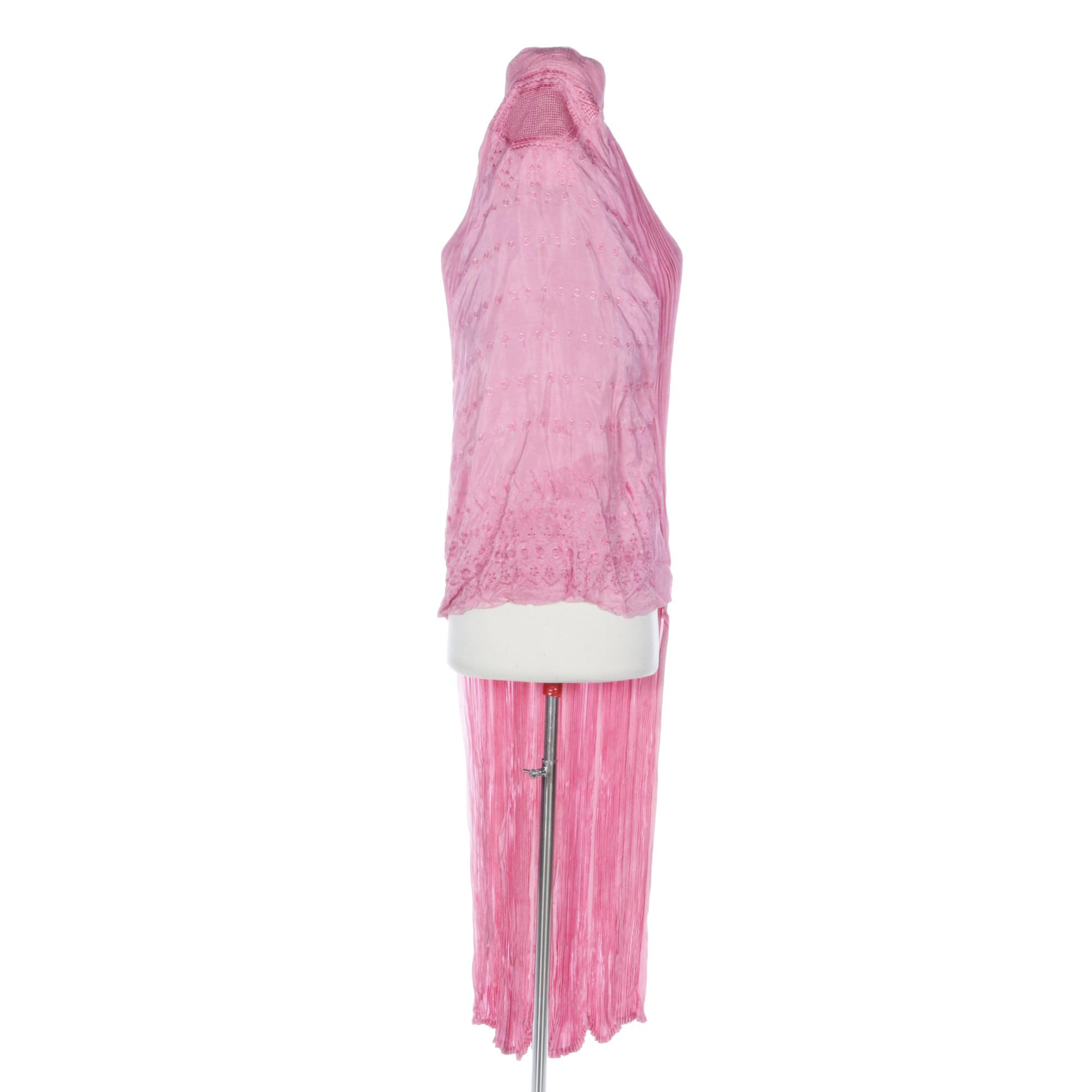 Pink Pleated Burqa with Floral Embroidery