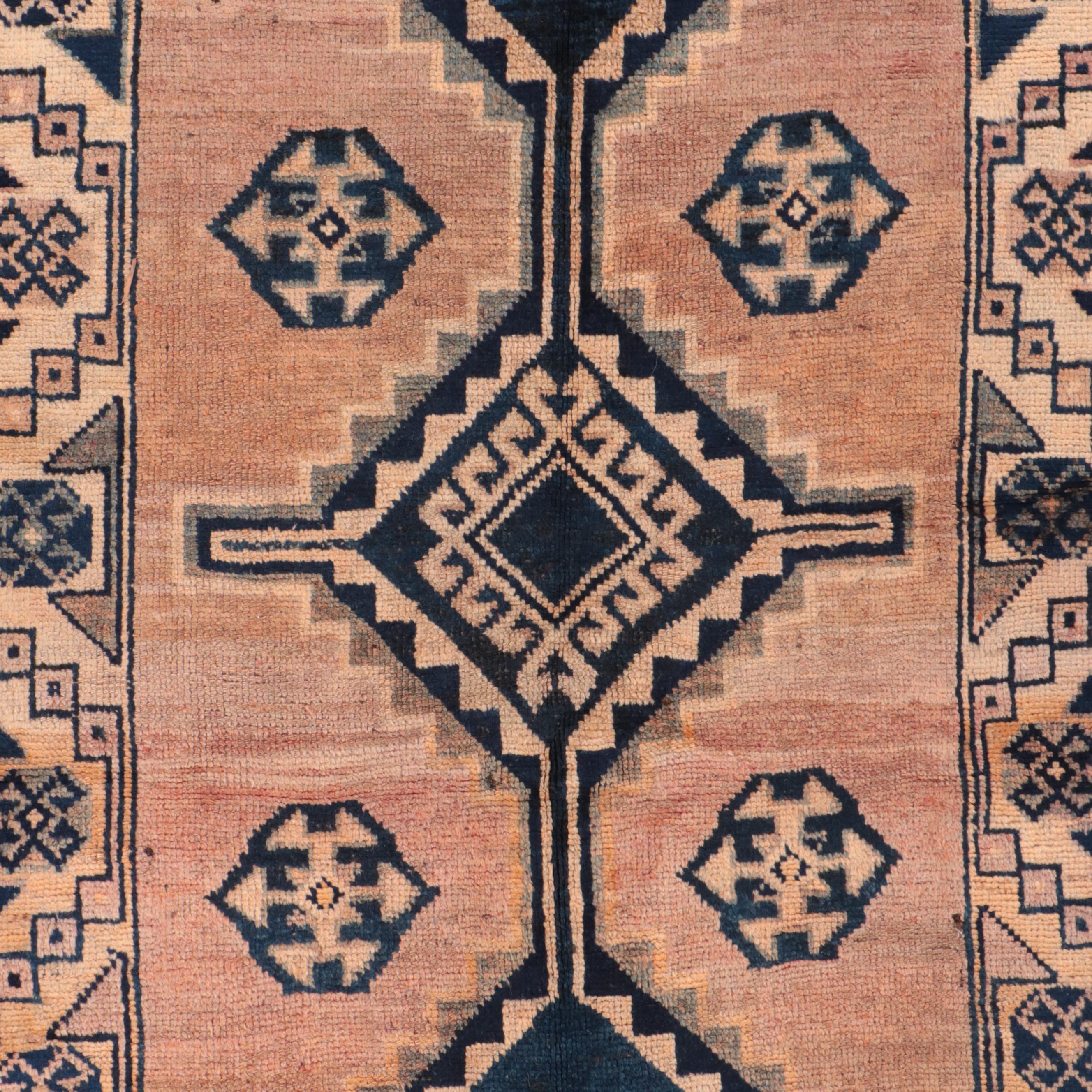 3'8 x 6'11 Hand-Knotted Persian Shiraz Area Rug