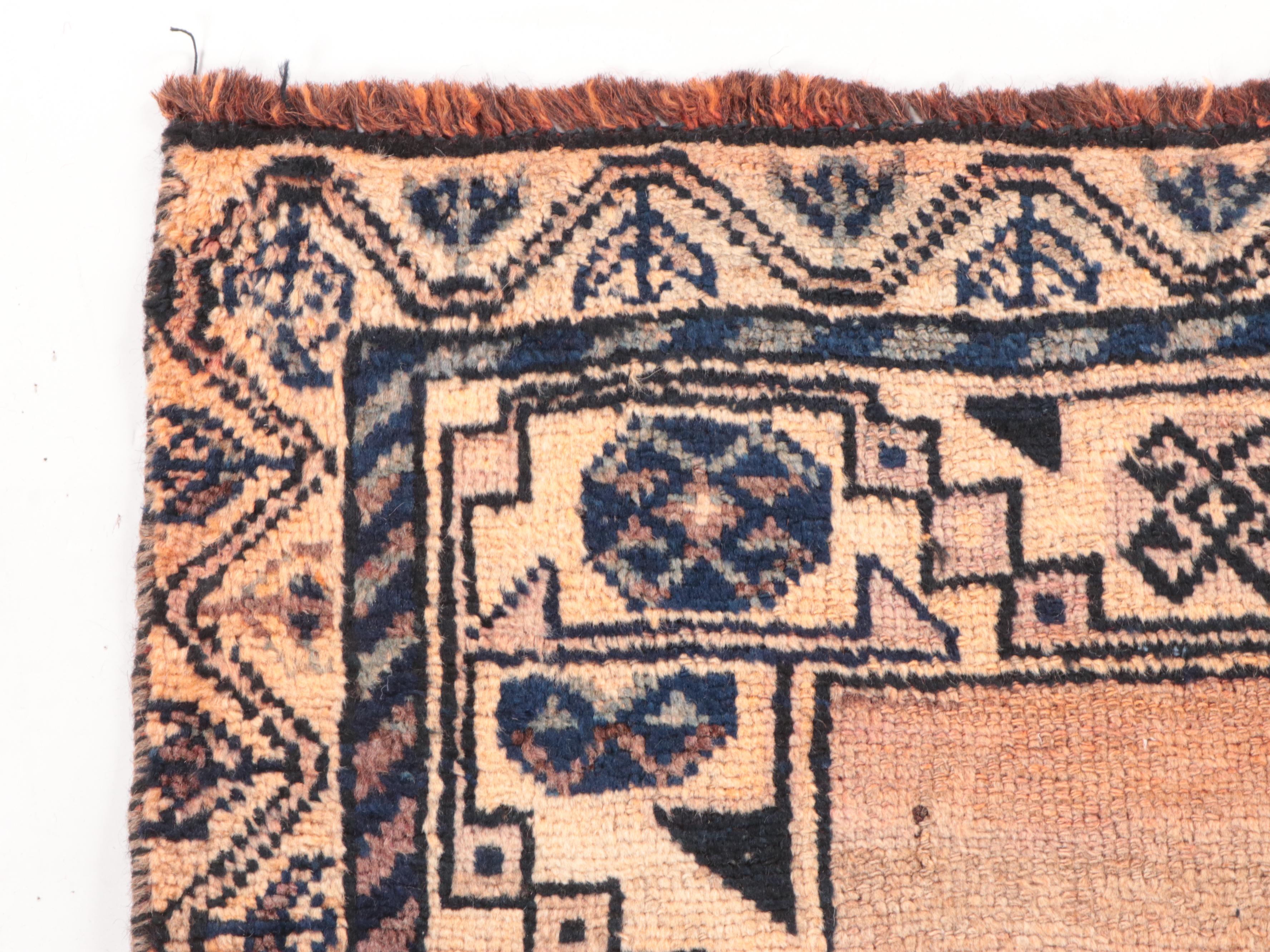 3'8 x 6'11 Hand-Knotted Persian Shiraz Area Rug