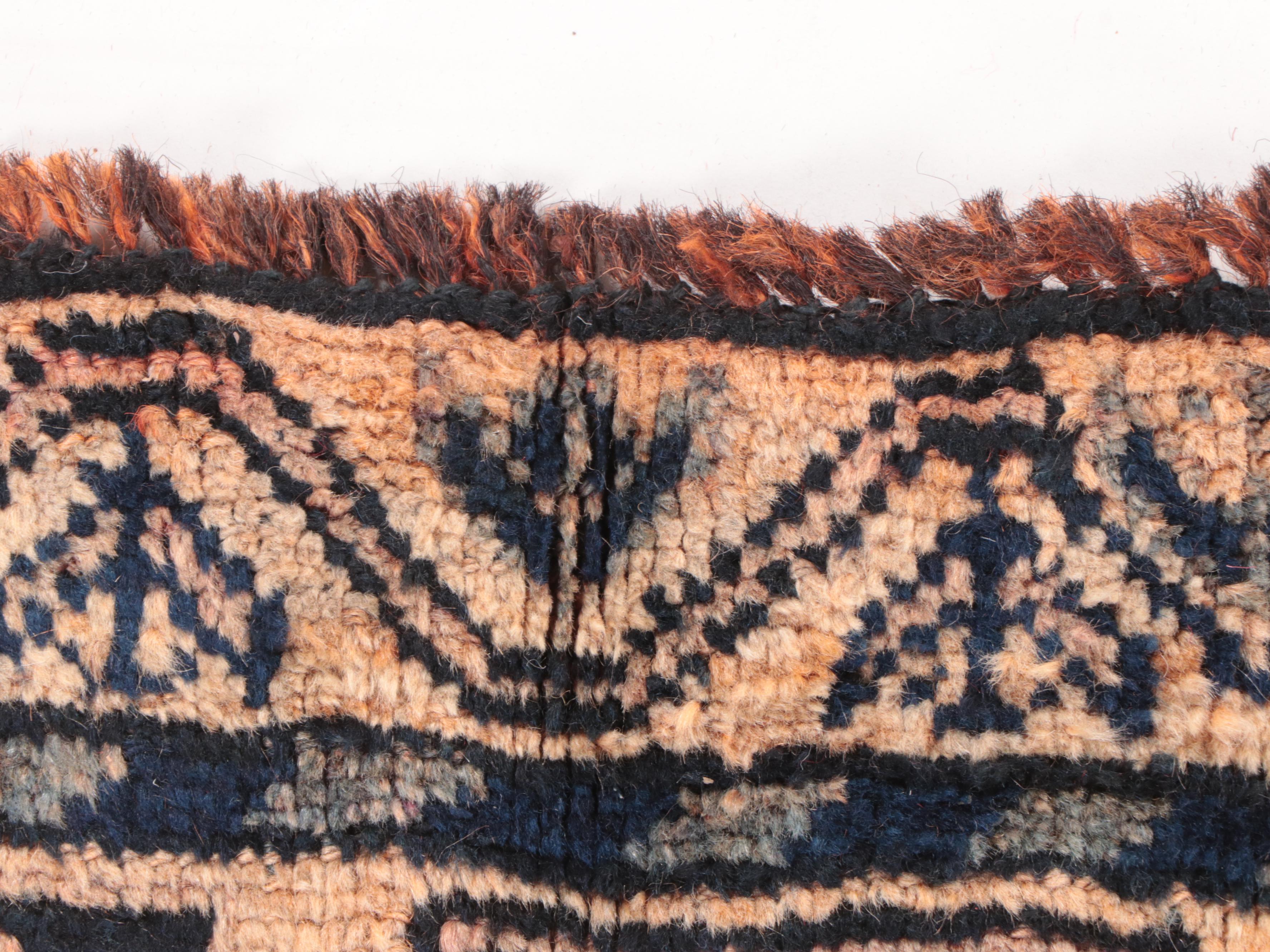 3'8 x 6'11 Hand-Knotted Persian Shiraz Area Rug