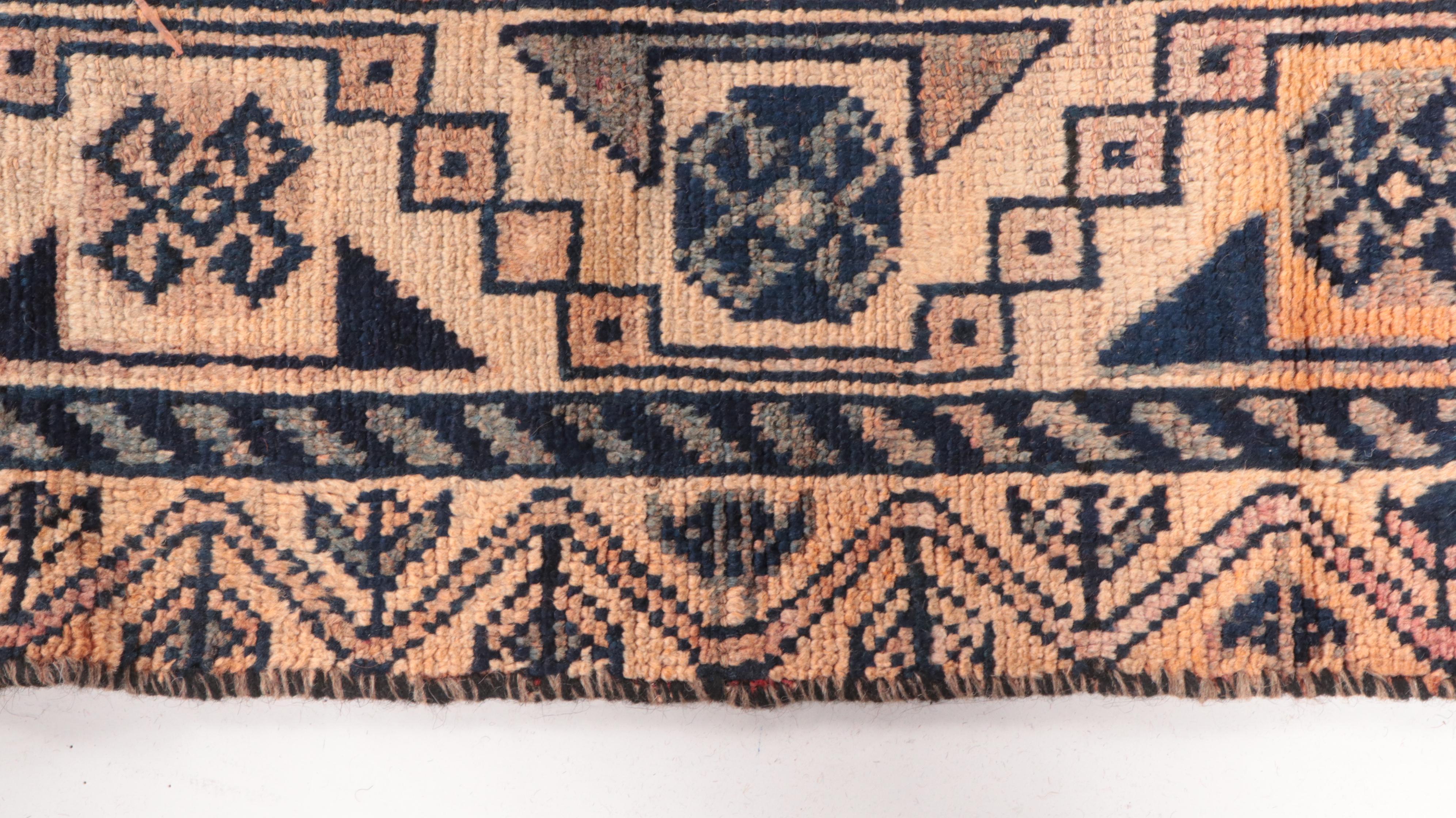 3'8 x 6'11 Hand-Knotted Persian Shiraz Area Rug