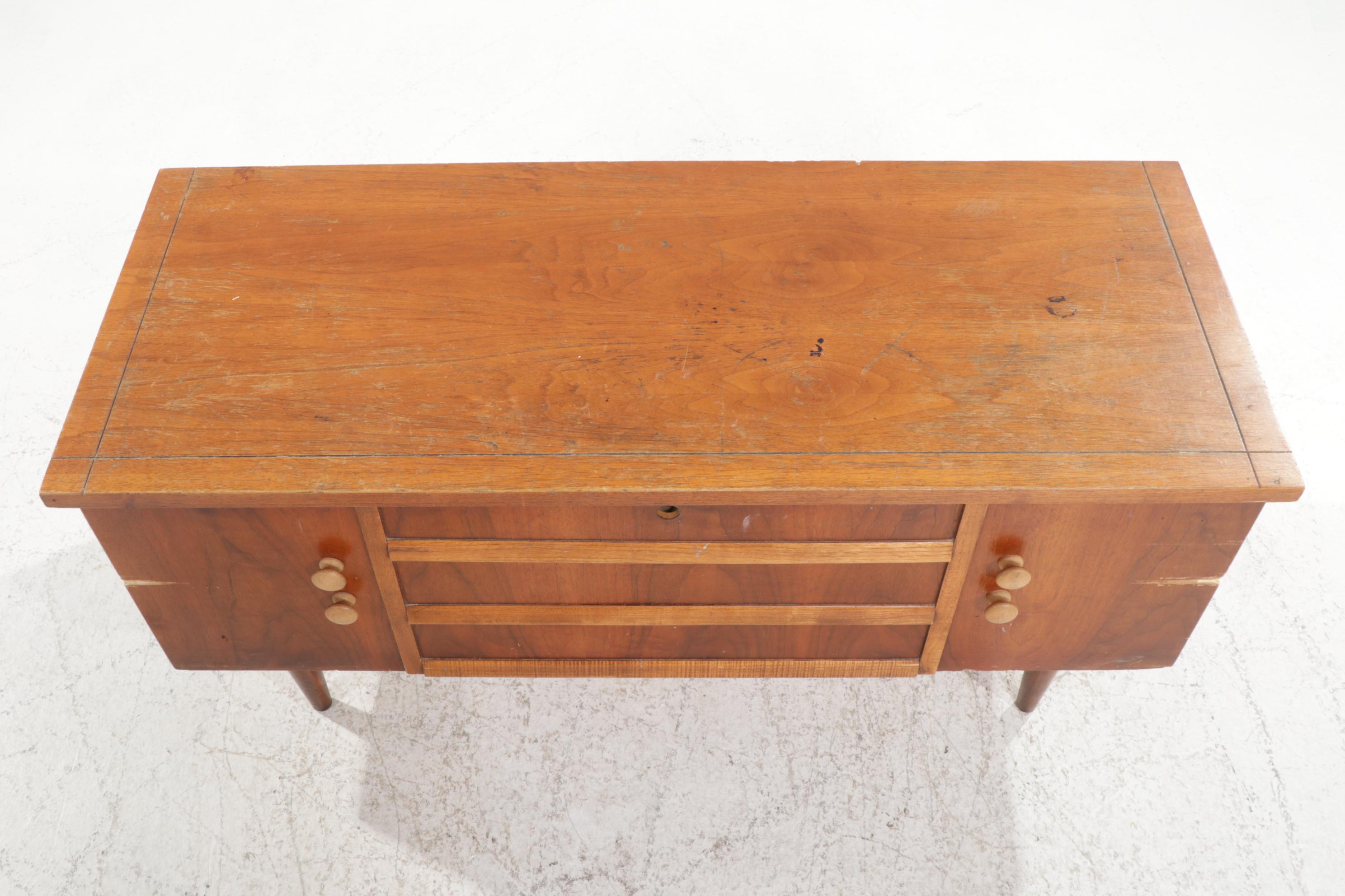 Lane "Aroma-Tite" Walnut and Cedar-Lined Blanket Chest, Mid-20th Century