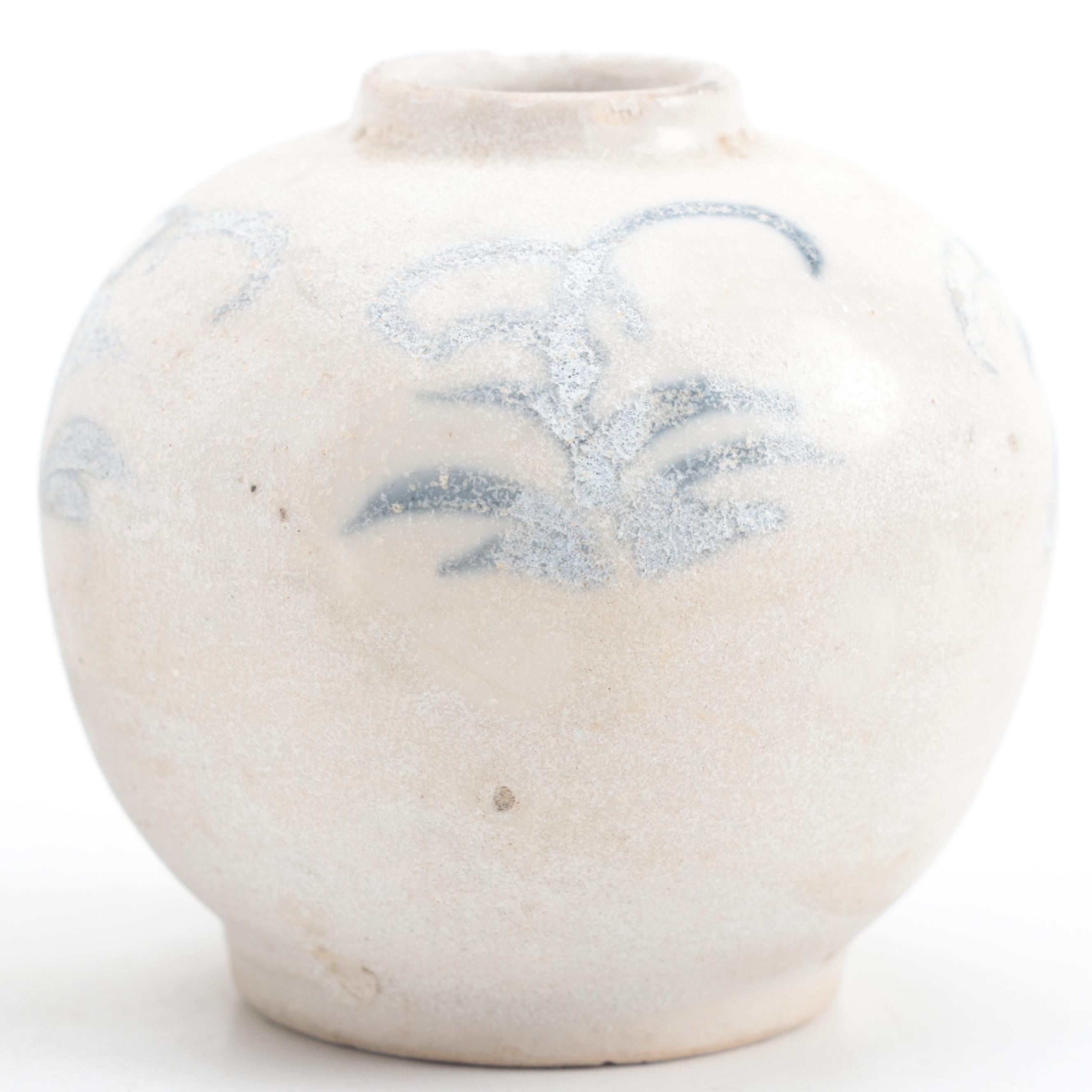 Chinese Zhangzhou (Swatow) Ware Dish and Marine Recovered Vietnamese Jarlets