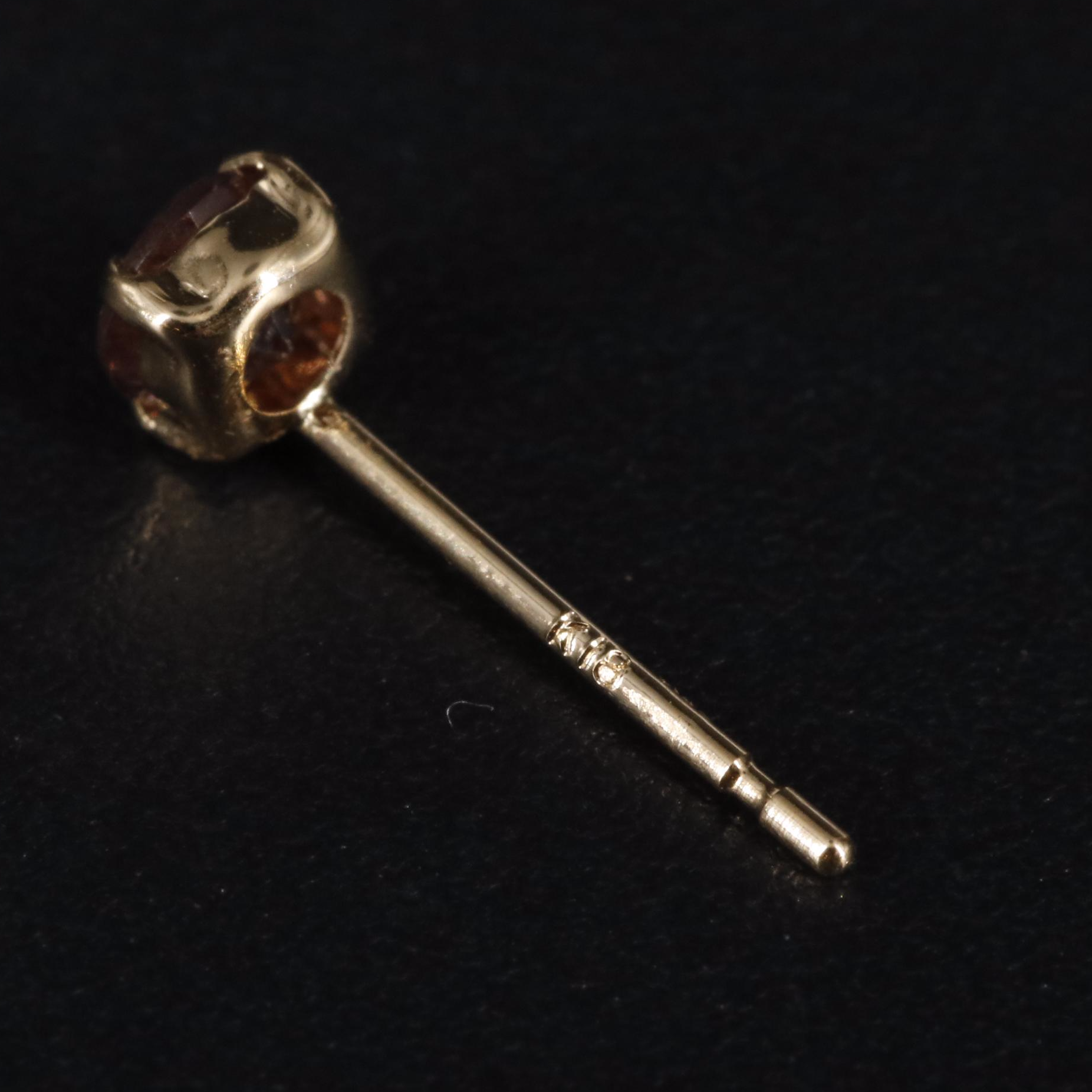 18K Color Change Garnet Stud Earrings