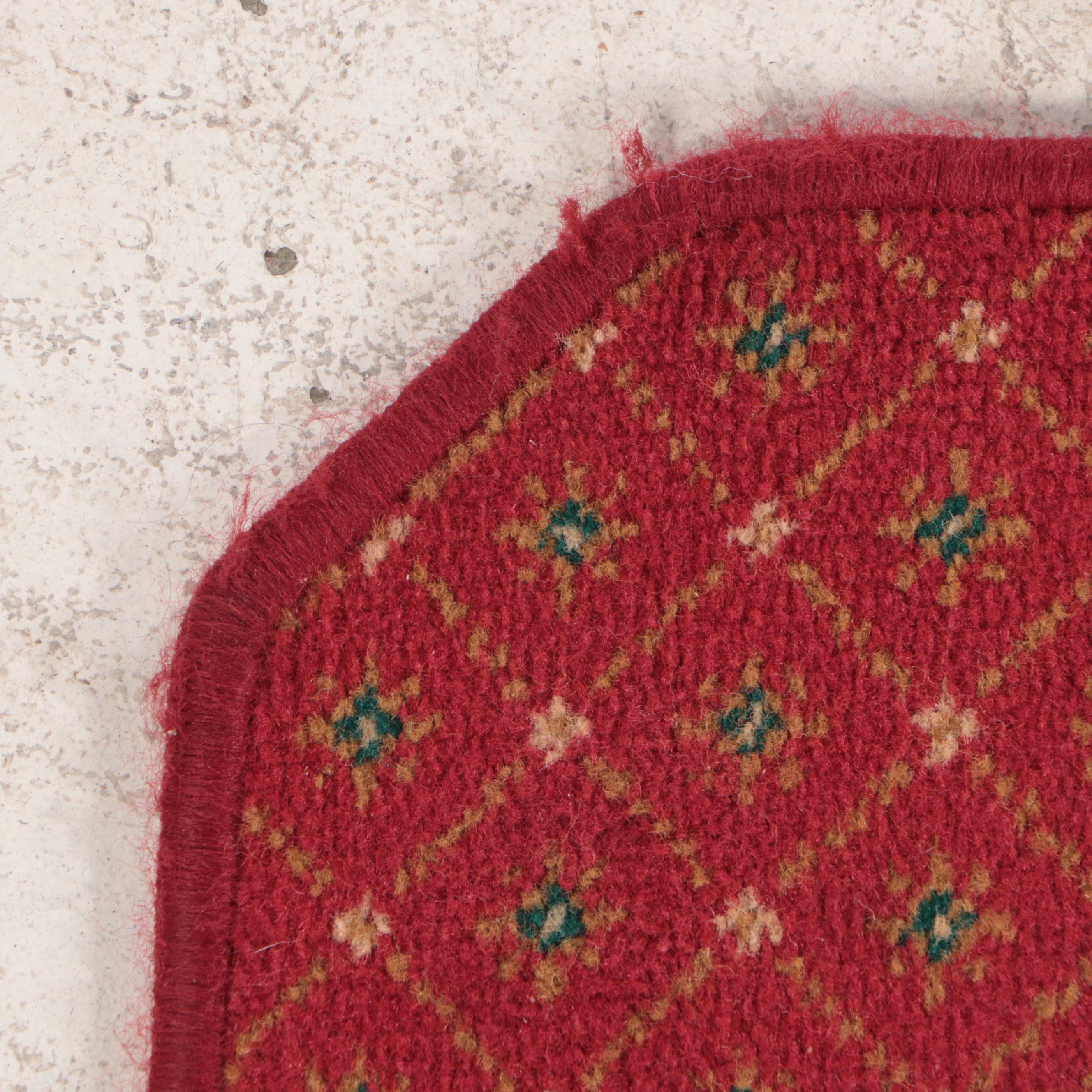 Machine Made Custom Shaped Area Rug