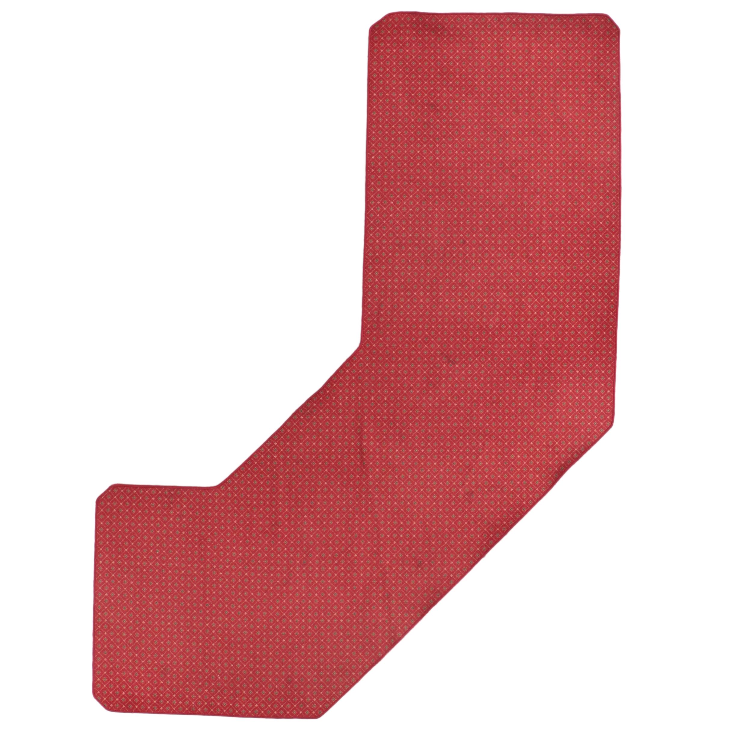 Machine Made Custom Shaped Area Rug