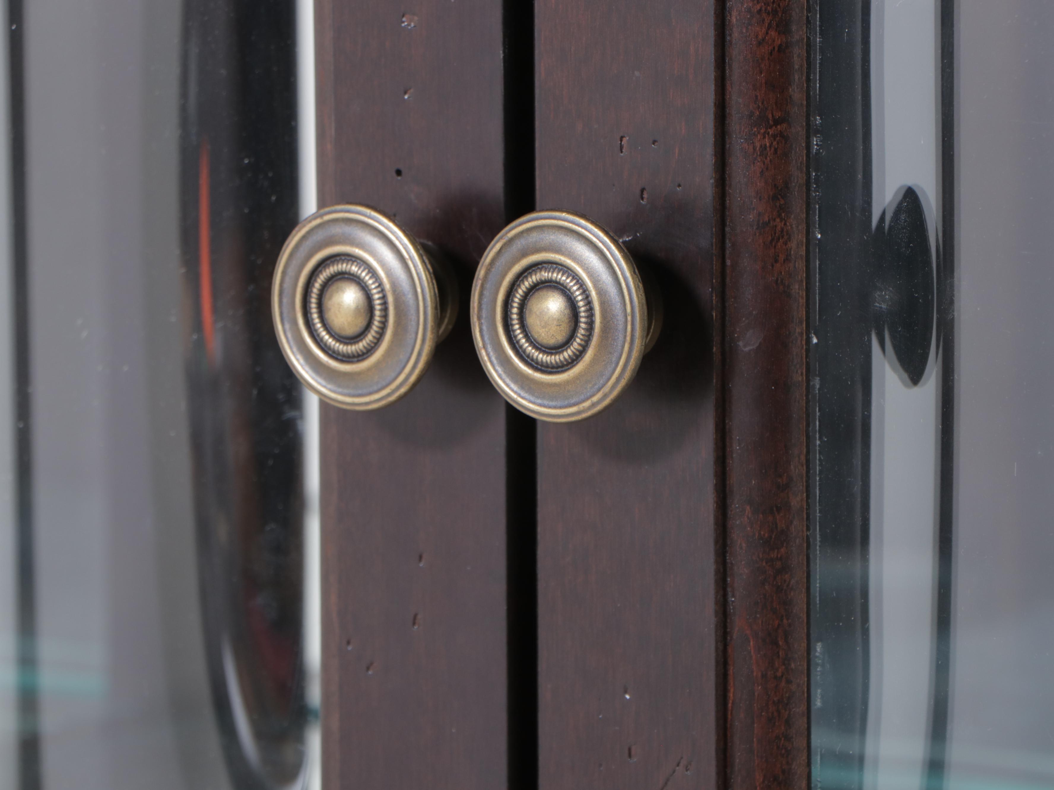 Broyhill "Charlestowne Square" Cherrywood China Cabinet