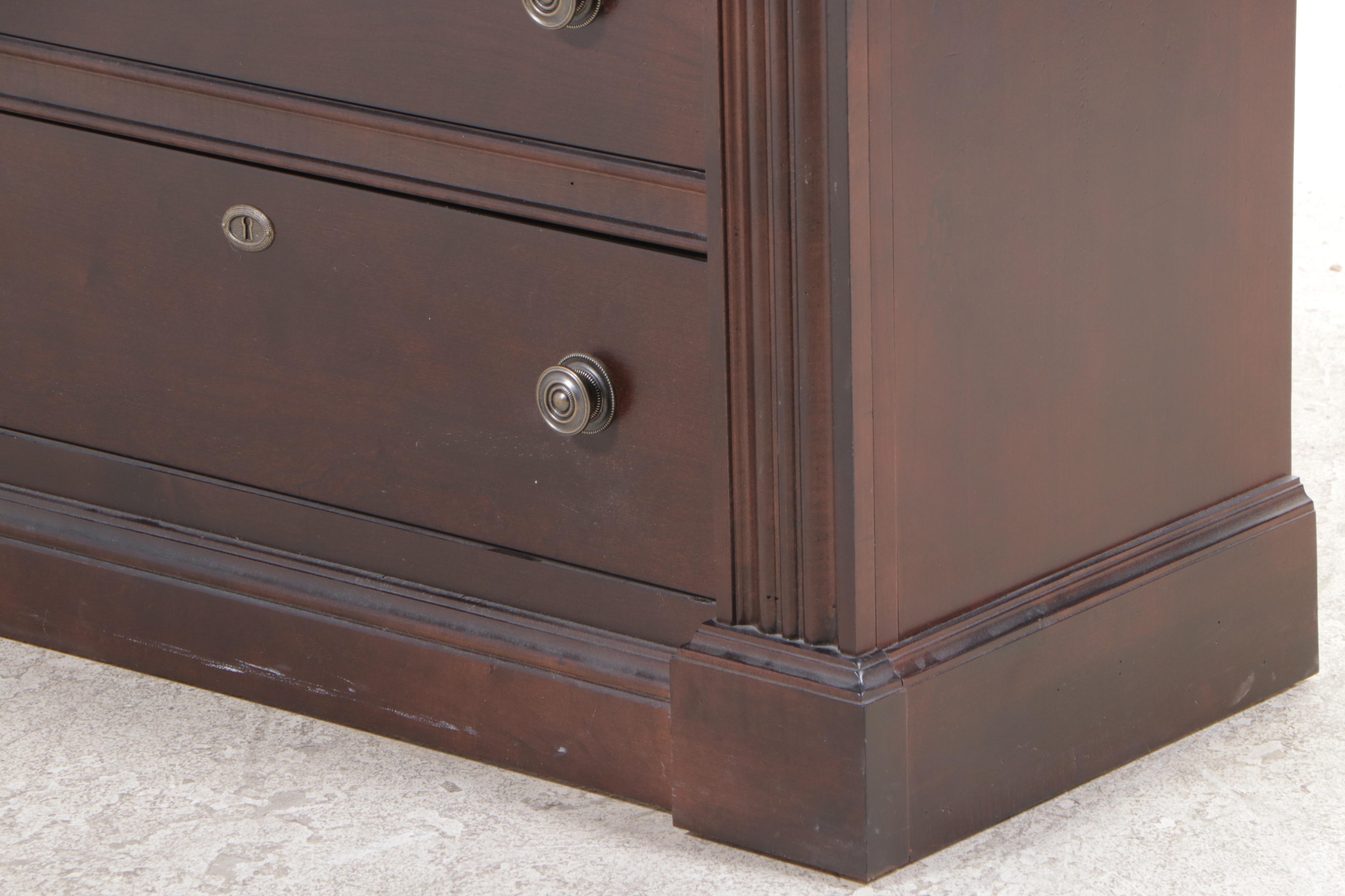 Broyhill "Charlestowne Square" Cherrywood China Cabinet