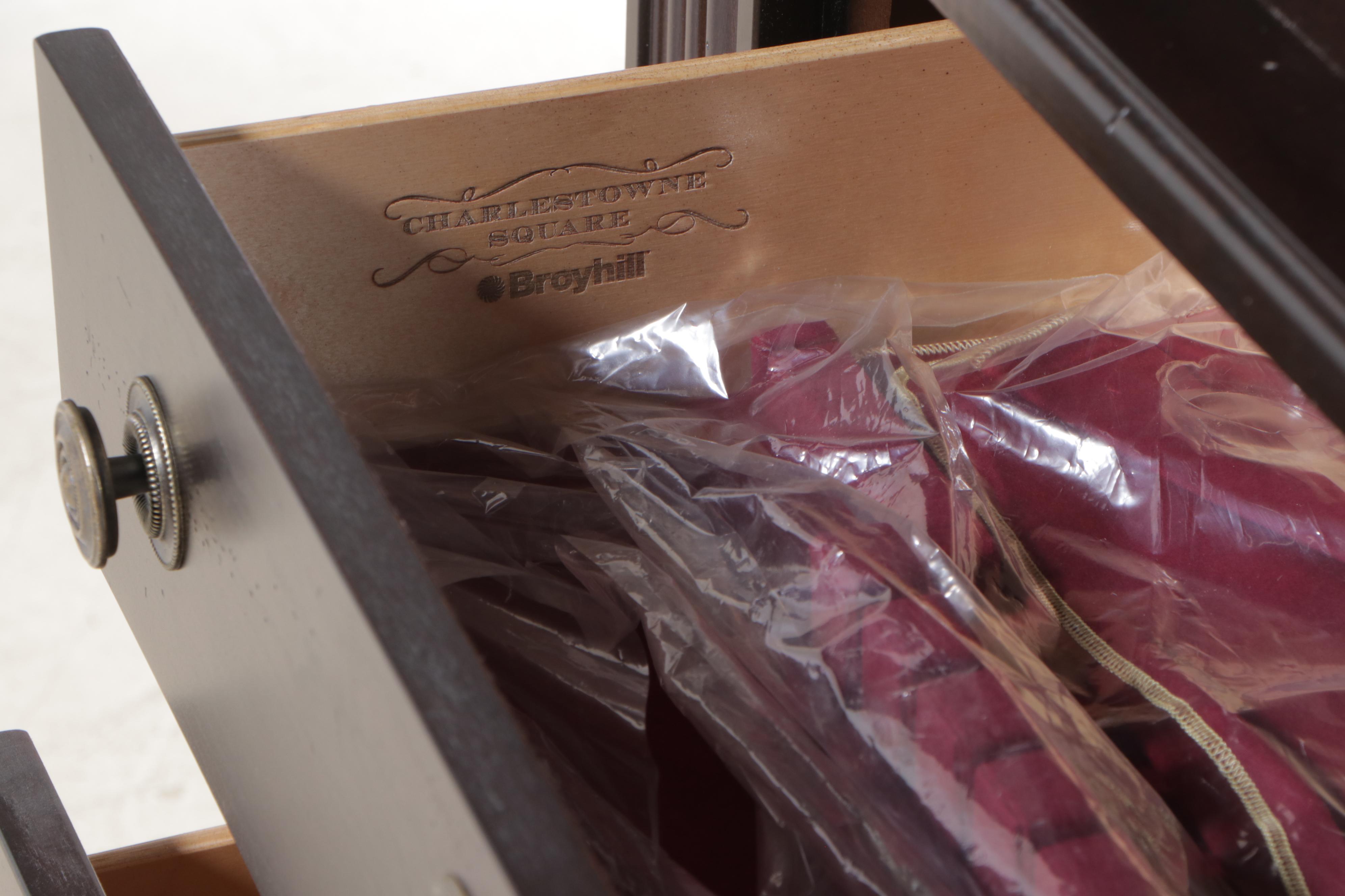 Broyhill "Charlestowne Square" Cherrywood China Cabinet