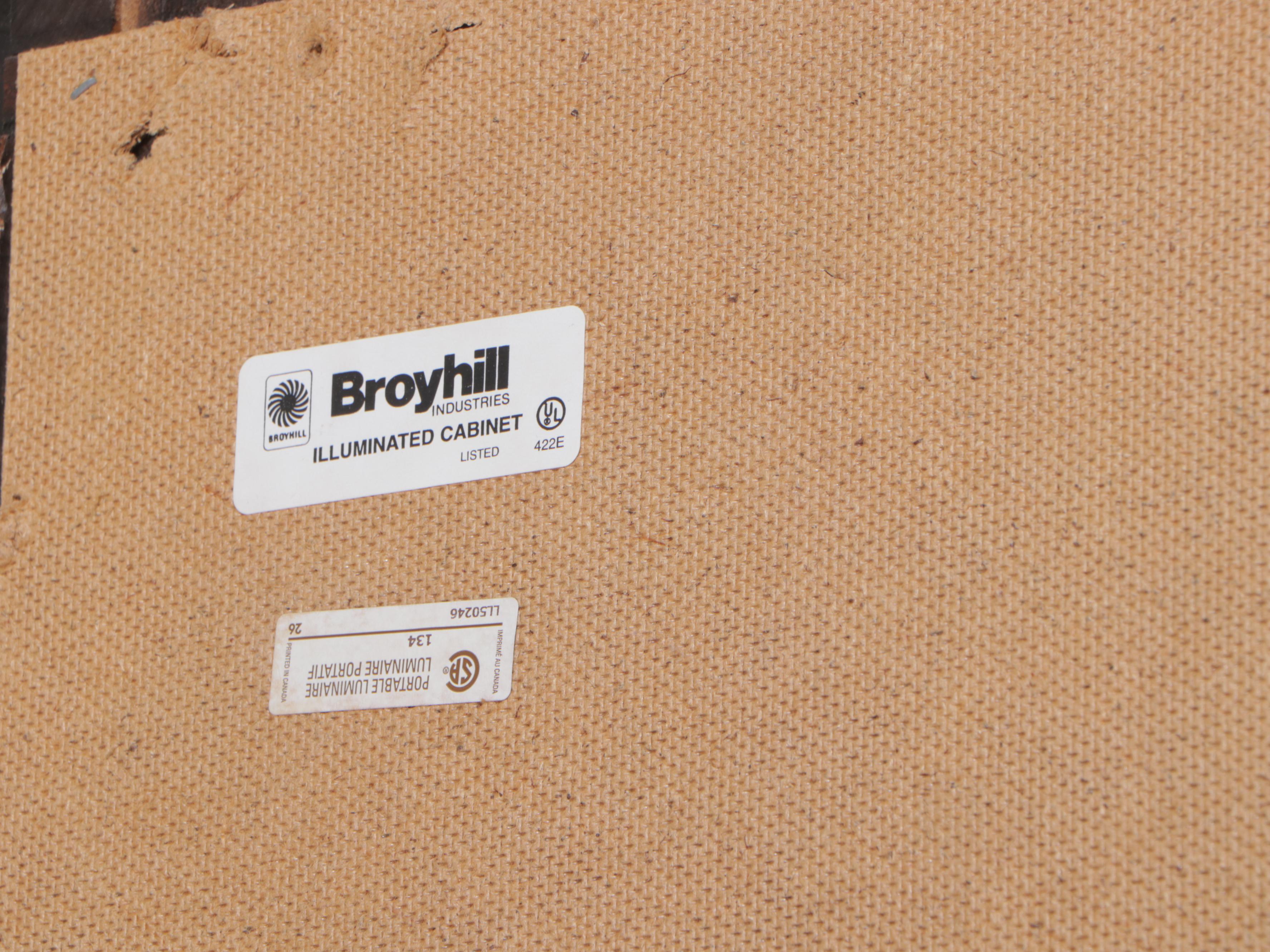 Broyhill "Charlestowne Square" Cherrywood China Cabinet