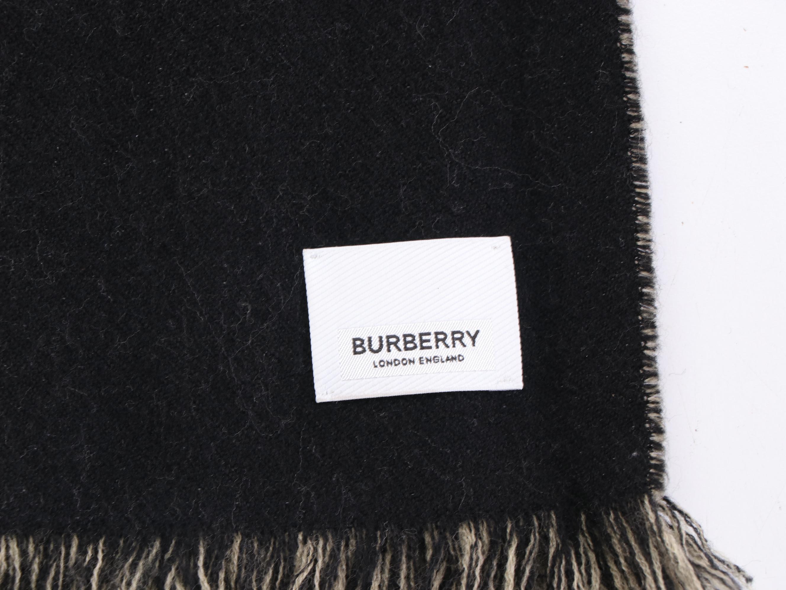 Burberry Fringe Scarf in Wool Jacquard with Box