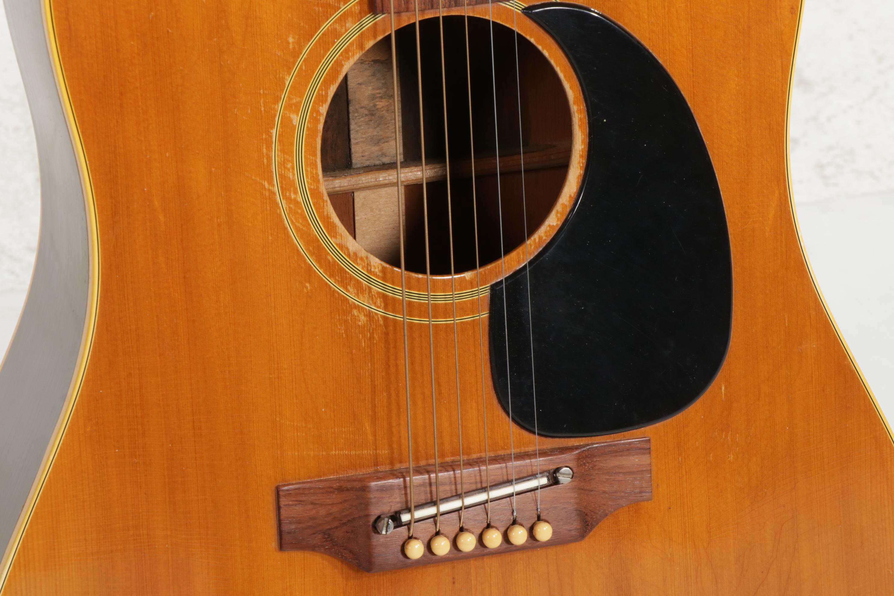 Gibson 6 String Acoustic Guitar in Case