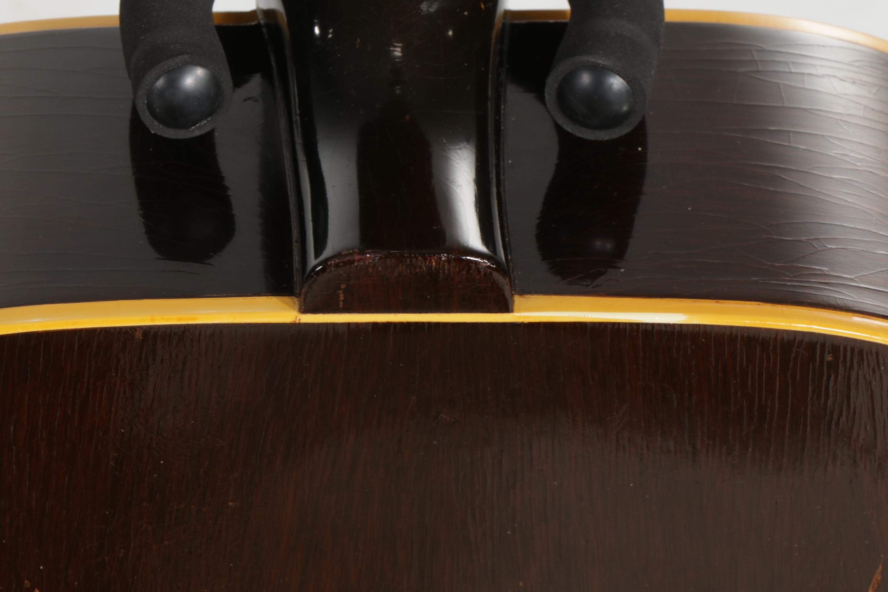 Gibson 6 String Acoustic Guitar in Case